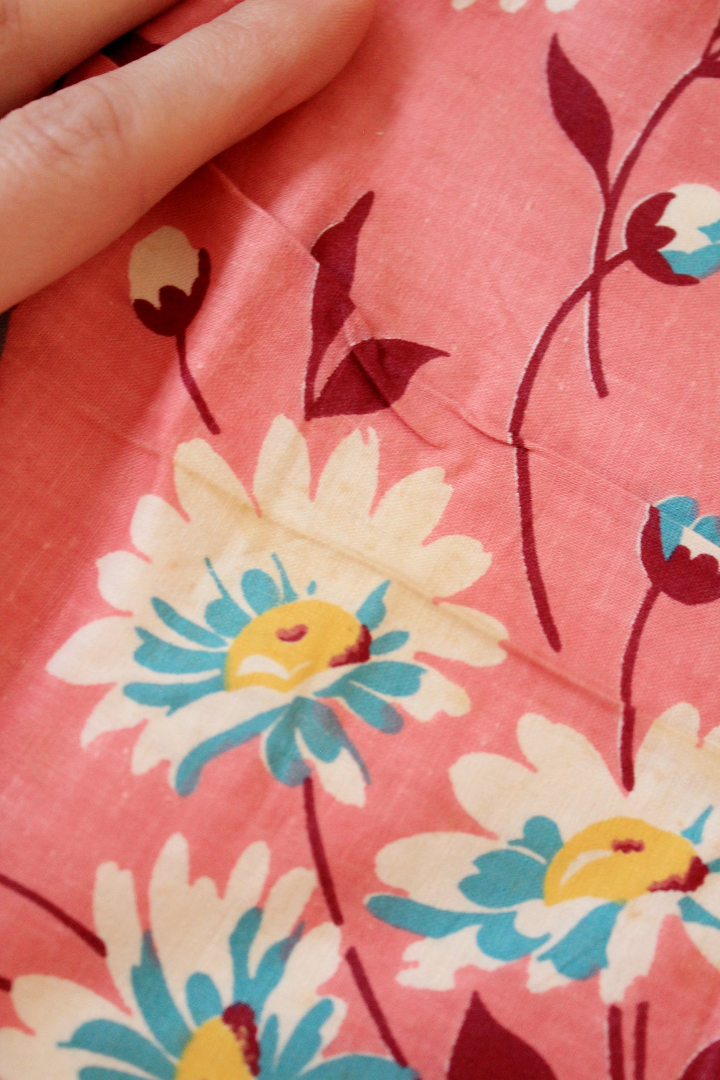 1950s Muted Pink With White Flowers Cotton Sewing Fabric, 5.7 Yards