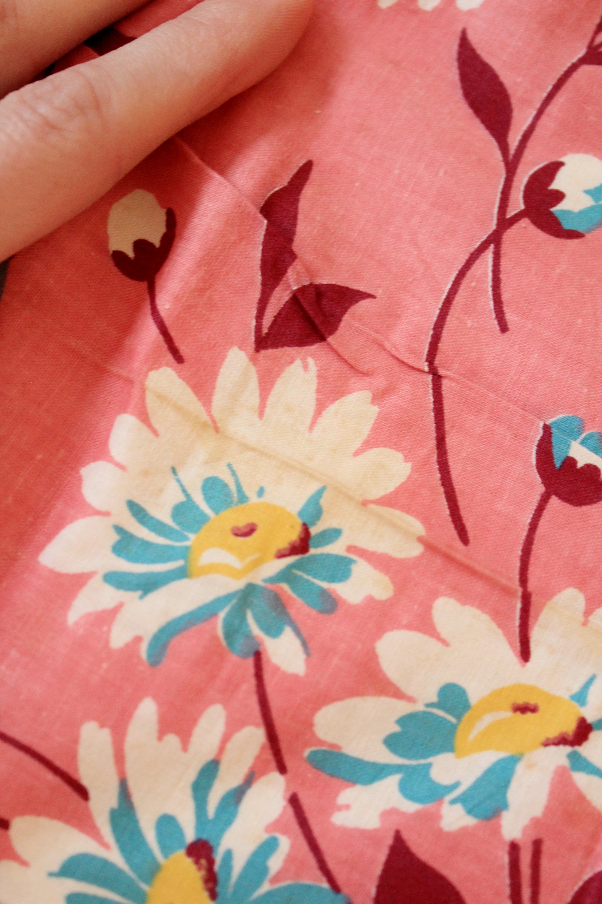 1950s Muted Pink With White Flowers Cotton Sewing Fabric, 5.7 Yards