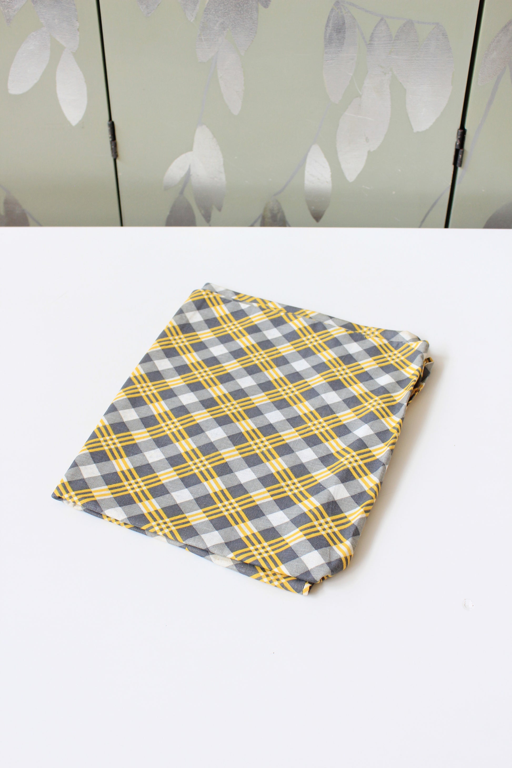 1940s Grey And Yellow Plaid Feedsack, Vintage Sewing/Quilting Fabric