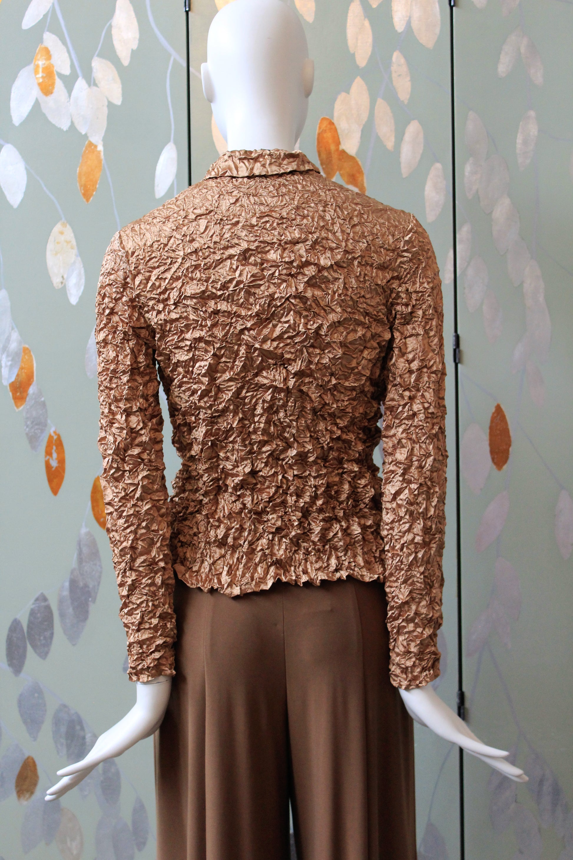 Early 2000s Tan Bubble Shrink Shirt, Medium 
