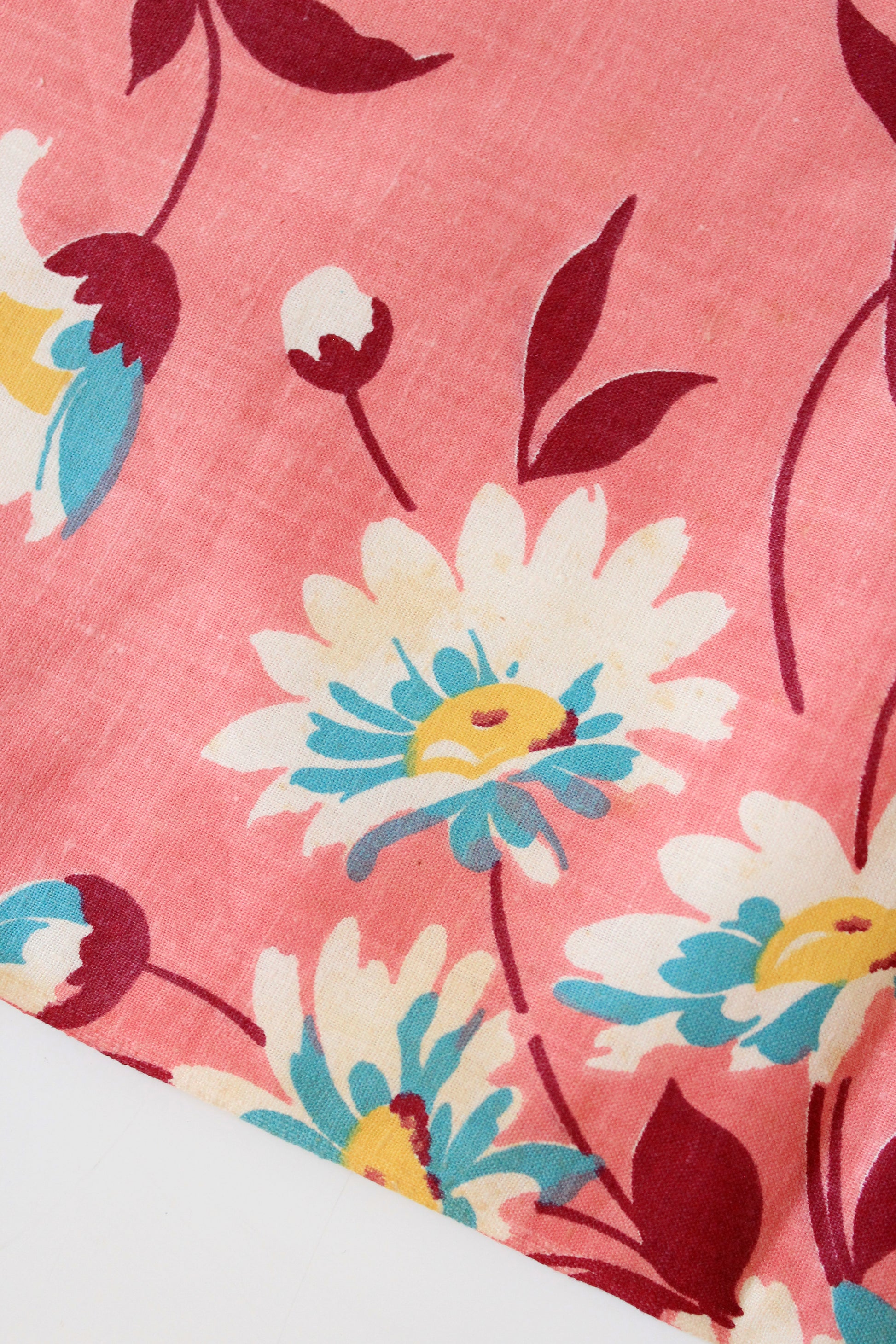 1950s Muted Pink With White Flowers Cotton Sewing Fabric, 5.7 Yards