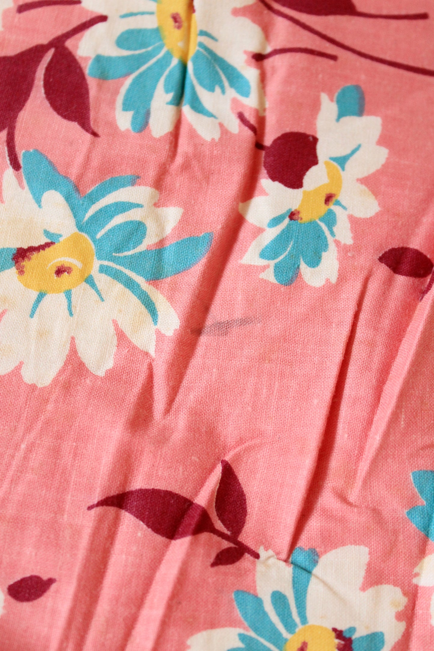1950s Muted Pink With White Flowers Cotton Sewing Fabric, 5.7 Yards