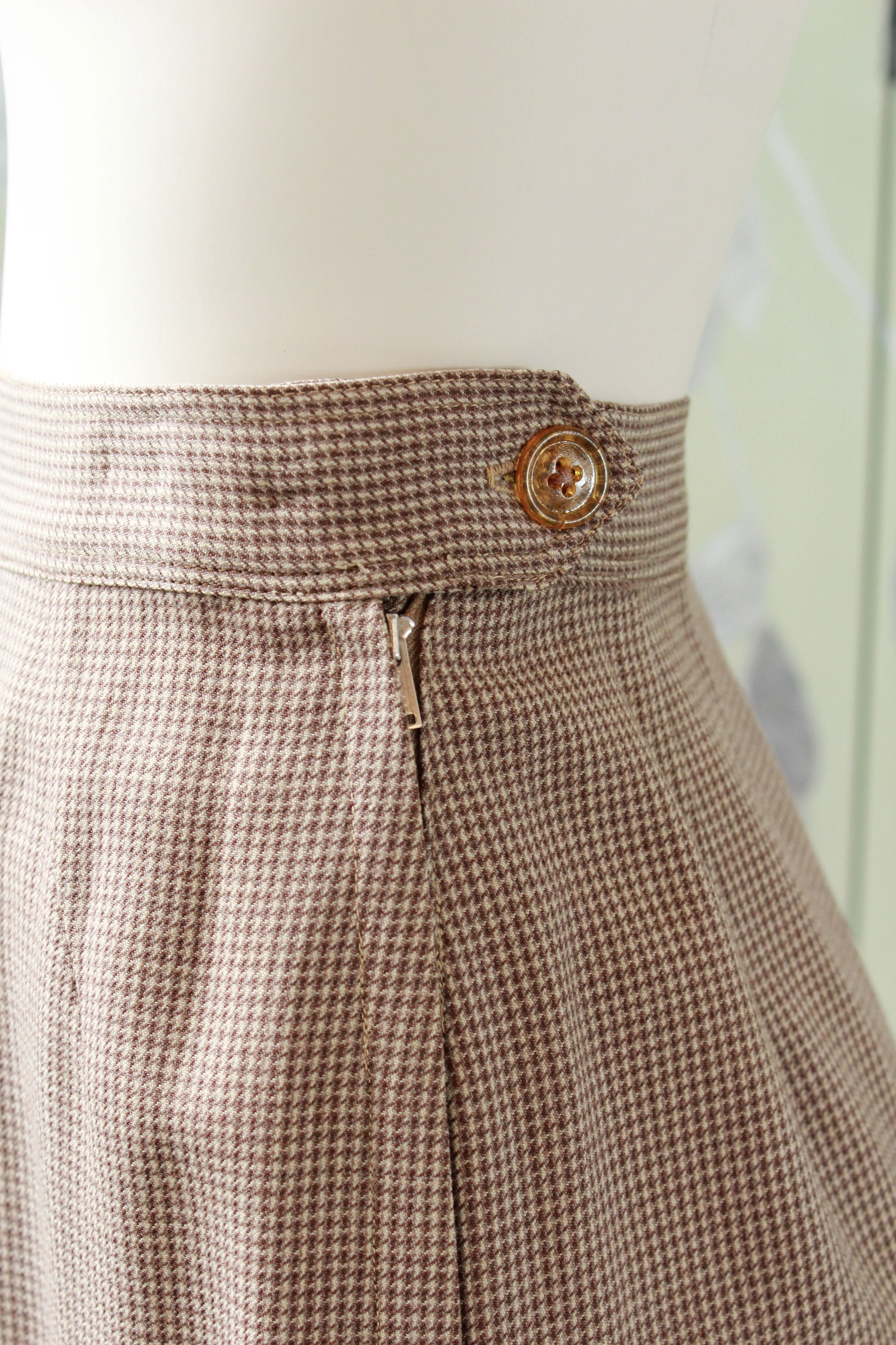 Vintage 1950s Wool Beige Houndstooth Skirt Suit Set, XS