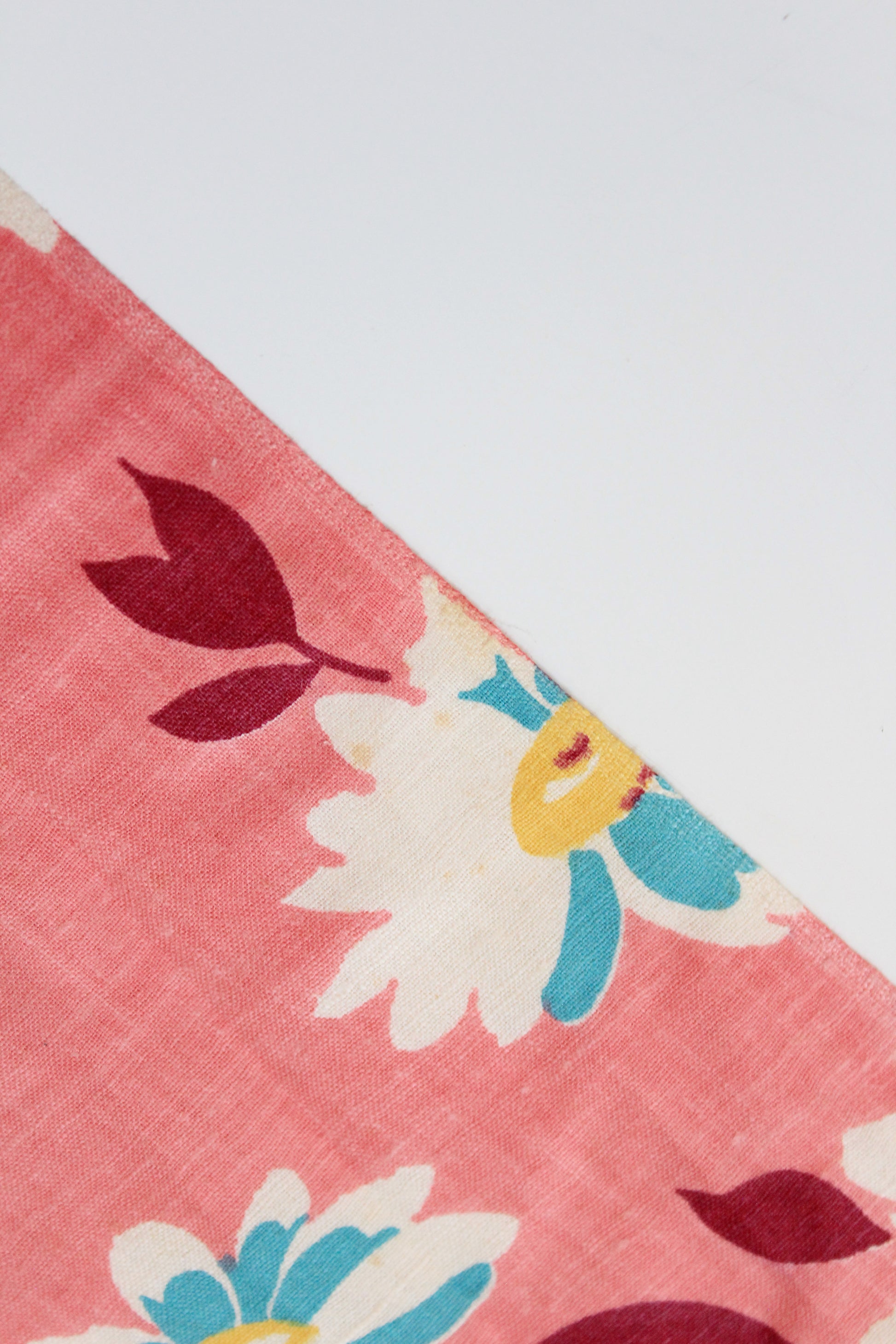 1950s Muted Pink With White Flowers Cotton Sewing Fabric, 5.7 Yards