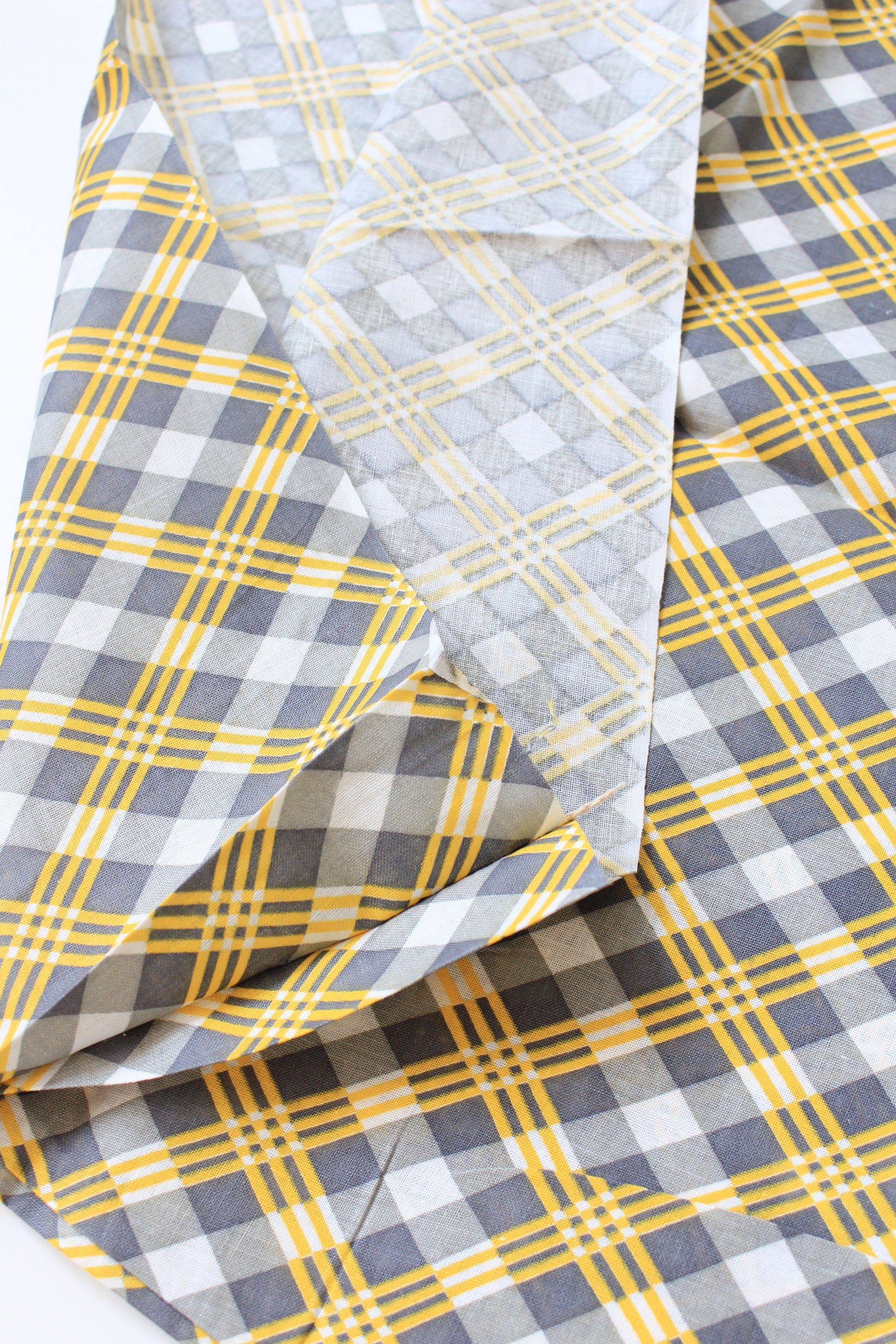 1940s Grey And Yellow Plaid Feedsack, Vintage Sewing/Quilting Fabric
