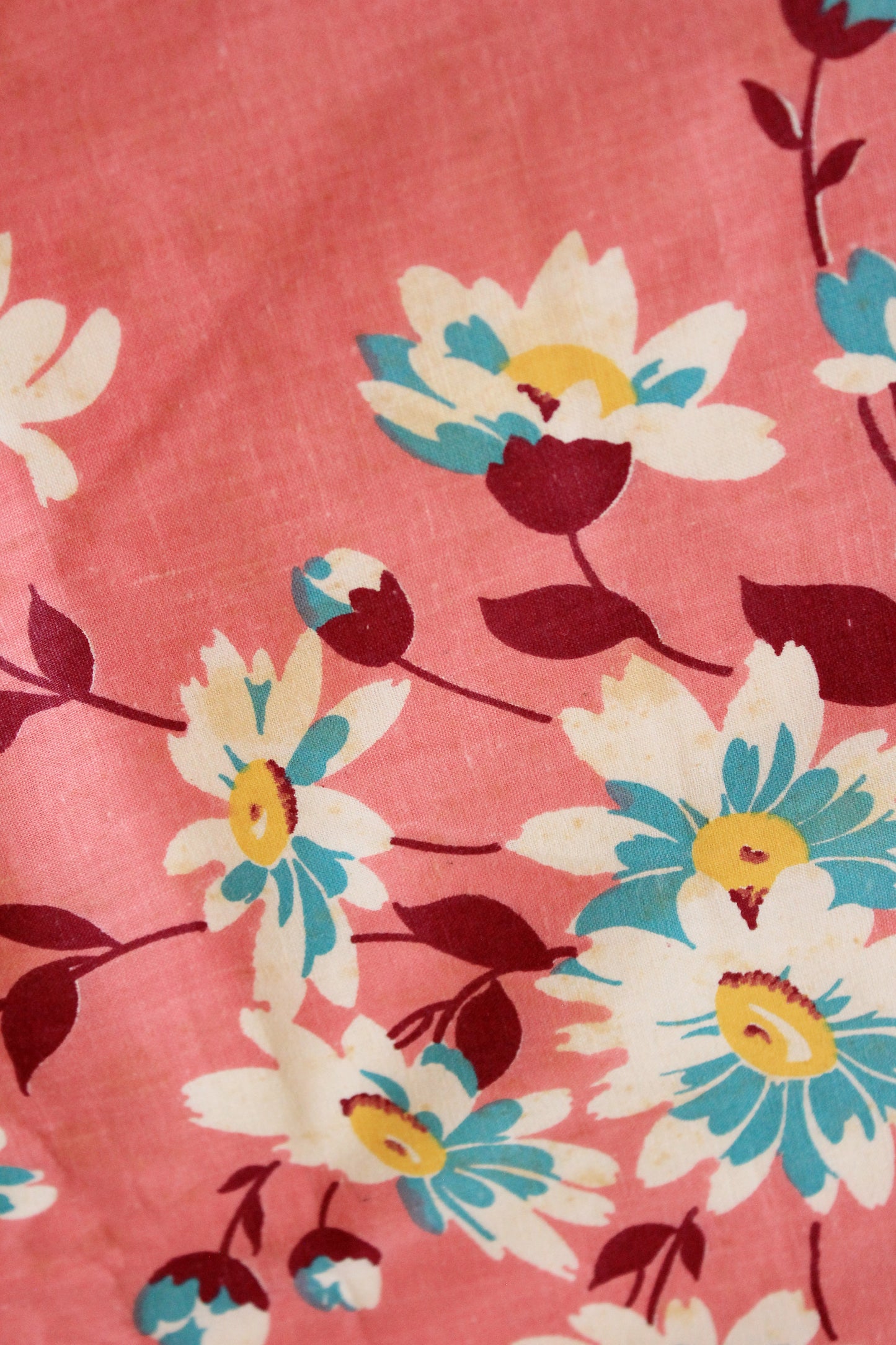 1950s Muted Pink With White Flowers Cotton Sewing Fabric, 5.7 Yards