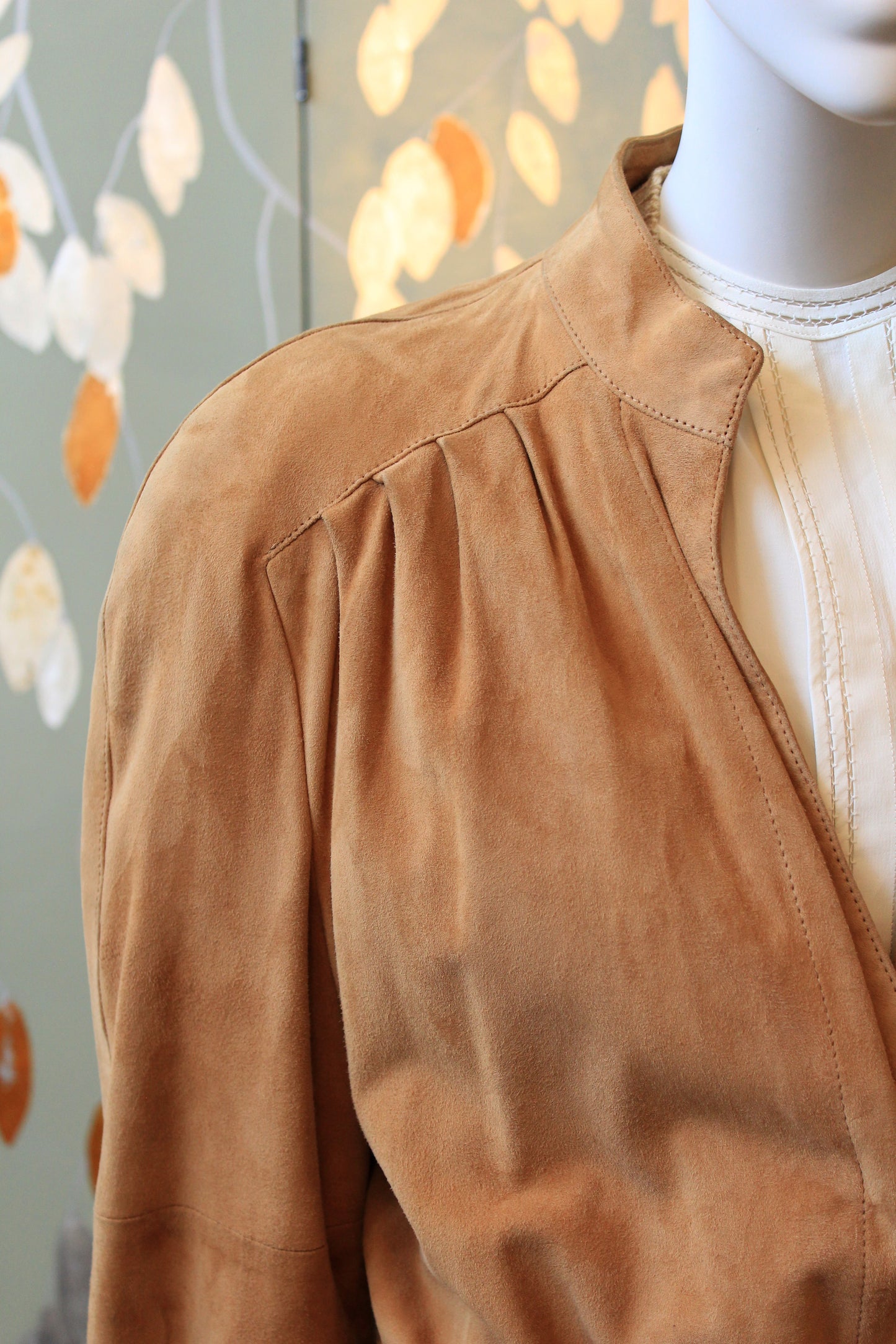 1980s Tan Suede Jacket With pleated Shoulders And Tie Belt, Medium