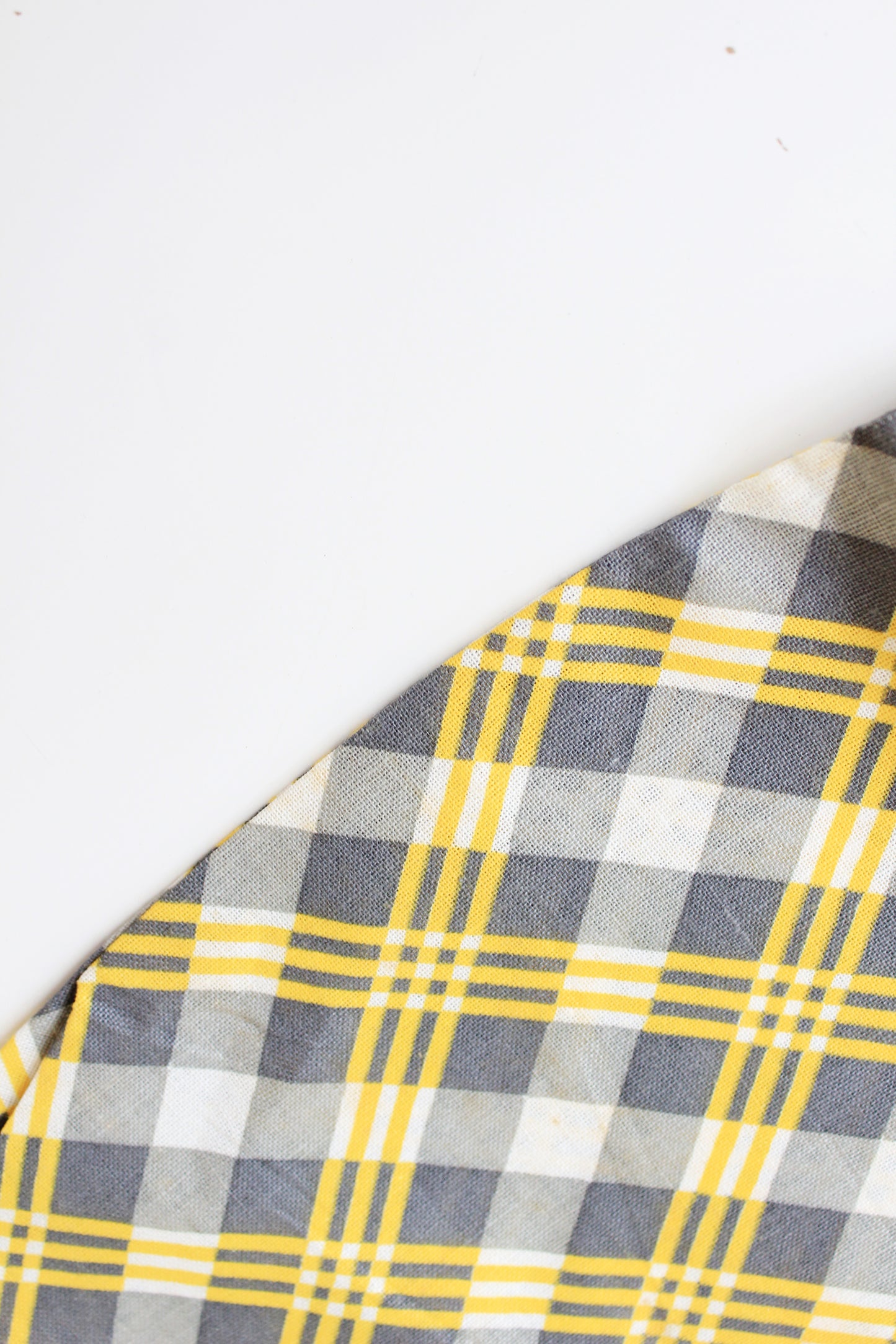 1940s Grey And Yellow Plaid Feedsack, Vintage Sewing/Quilting Fabric