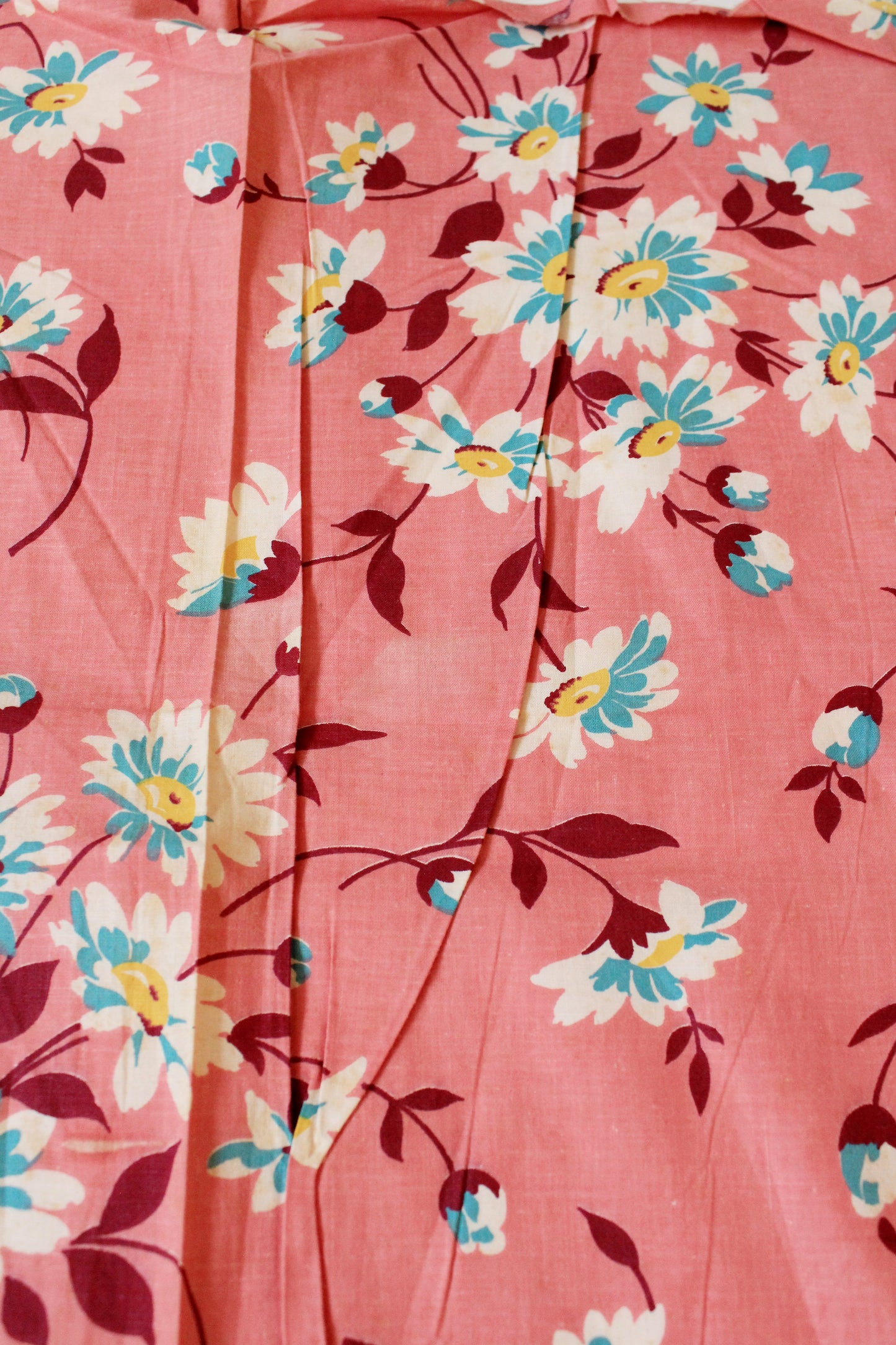 1950s Muted Pink With White Flowers Cotton Sewing Fabric, 5.7 Yards