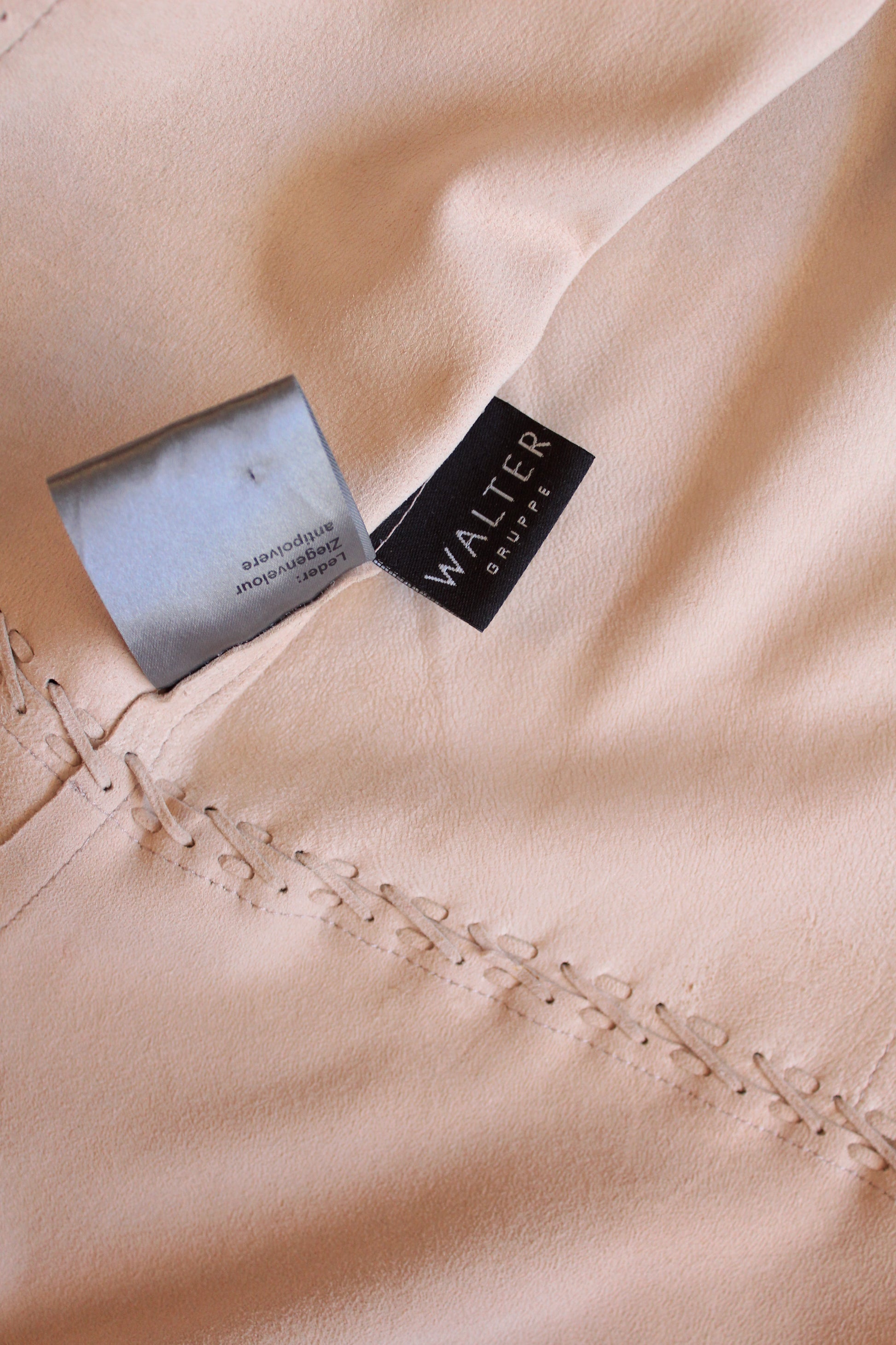 2000s Leder Walter Beige blush pink Jacket With Stitching On The Back, Medium