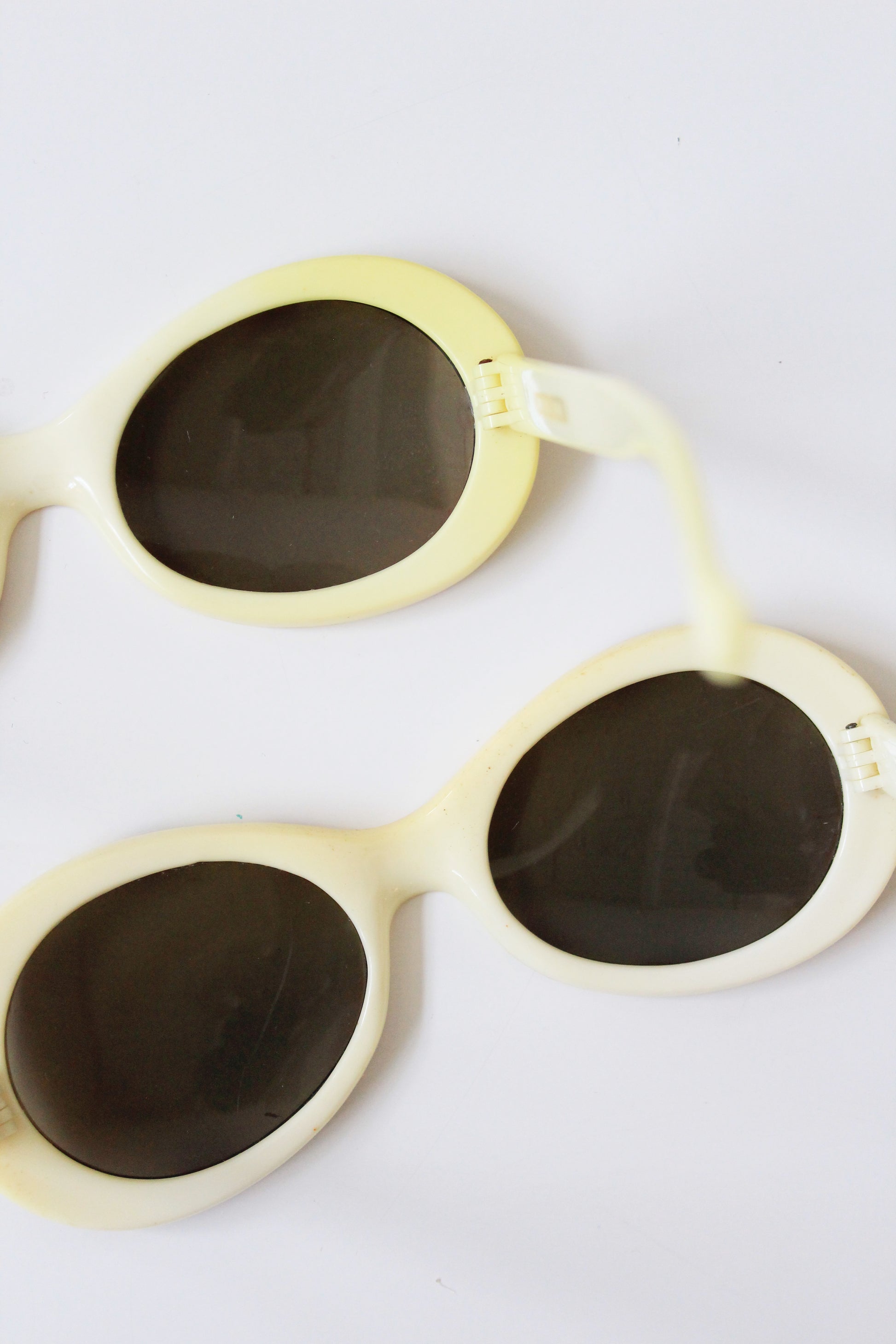 1960s Yellow And Brown Striped Round Sunglasses 