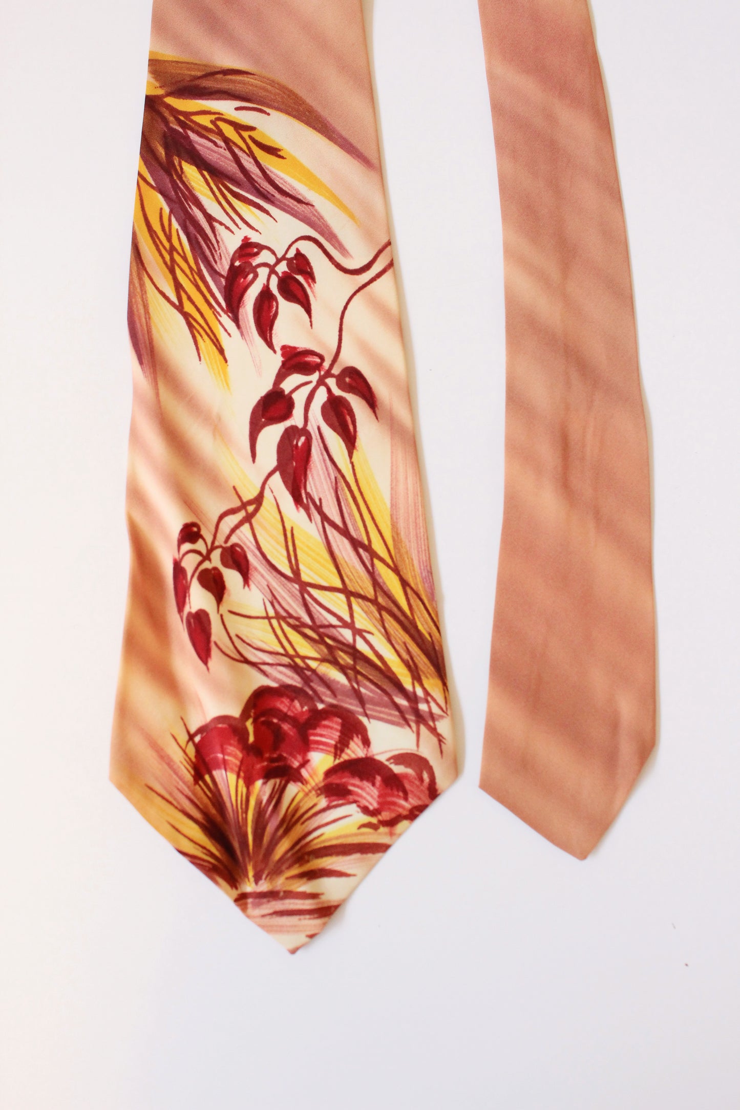 Vintage 1940s Brick And Yellow Hand Painted Pond Leaves Tie