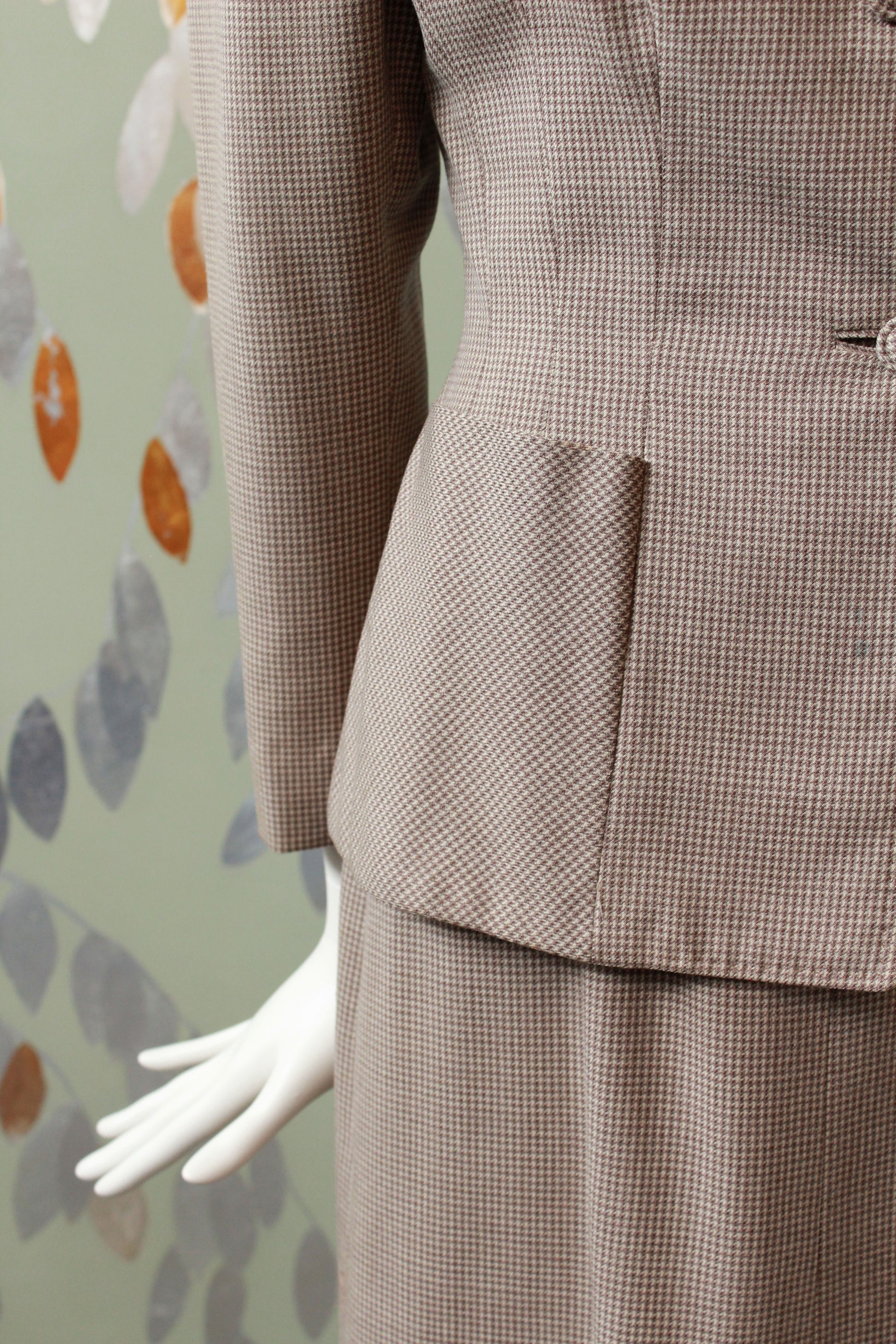 Vintage 1950s Wool Beige Houndstooth Skirt Suit Set, XS