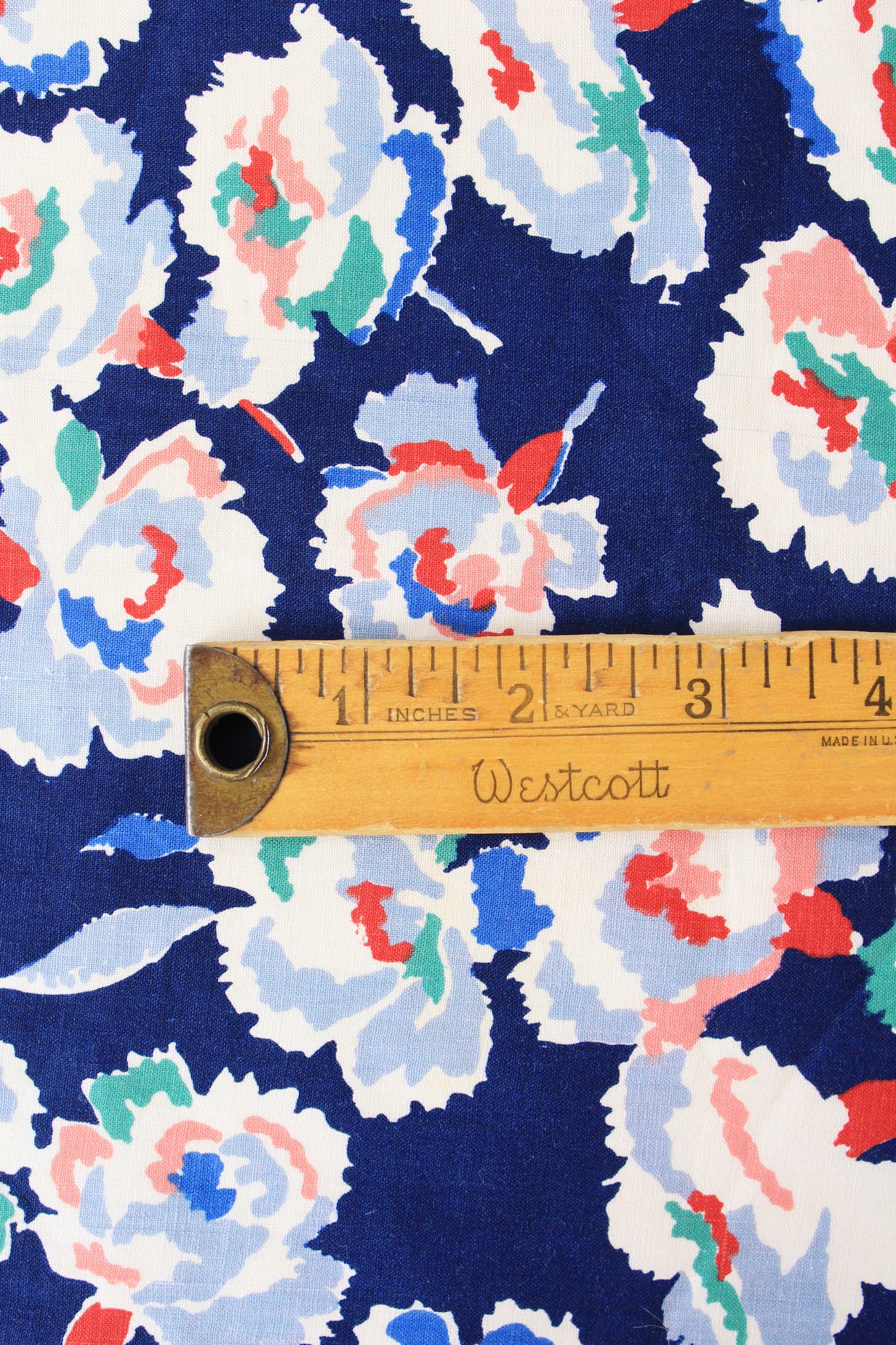 1940s Blue And White multicoloured Floral Cotton Fabric, 2.2 Yards