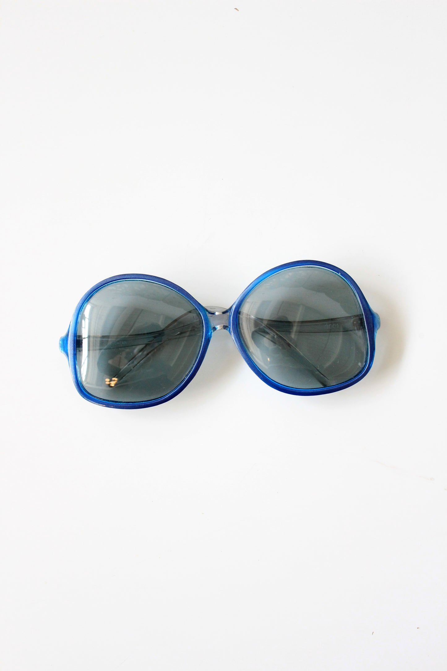 1960s Large Circle Royal Blue Sunglasses 