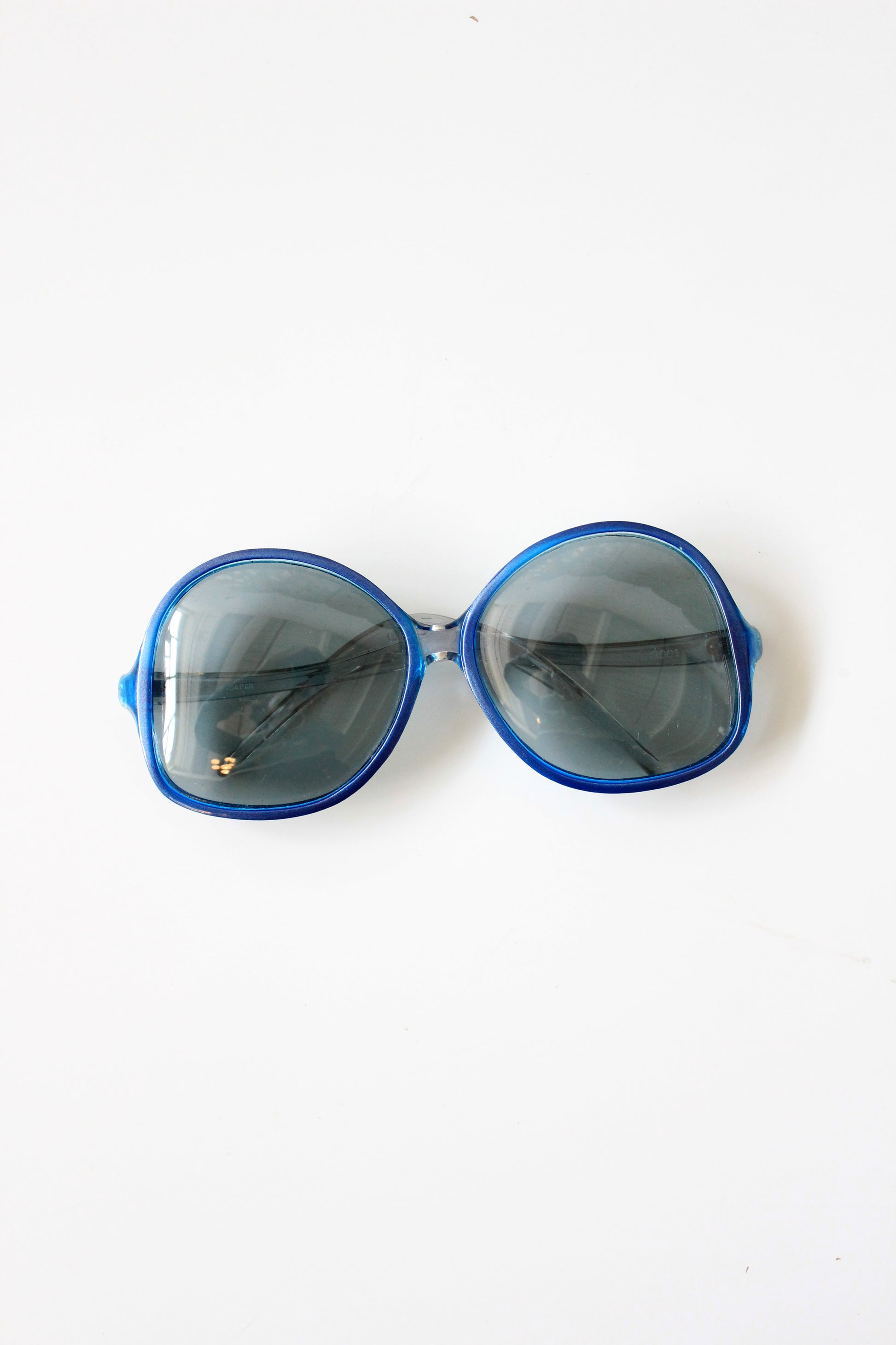 1960s Large Circle Royal Blue Sunglasses 