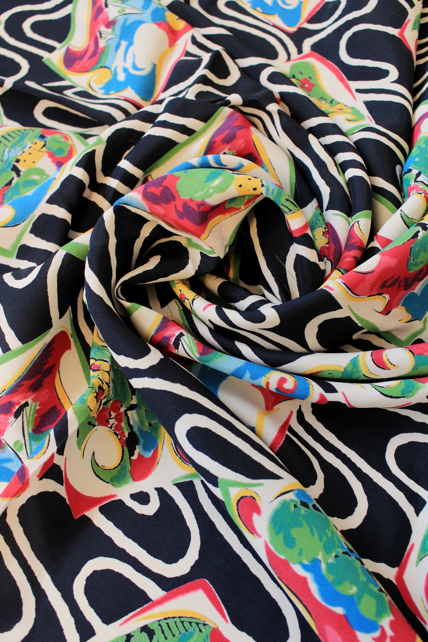 1940s Navy Blue Picture Paintings Multicoloured Rayon Fabric, 2.5 Yards