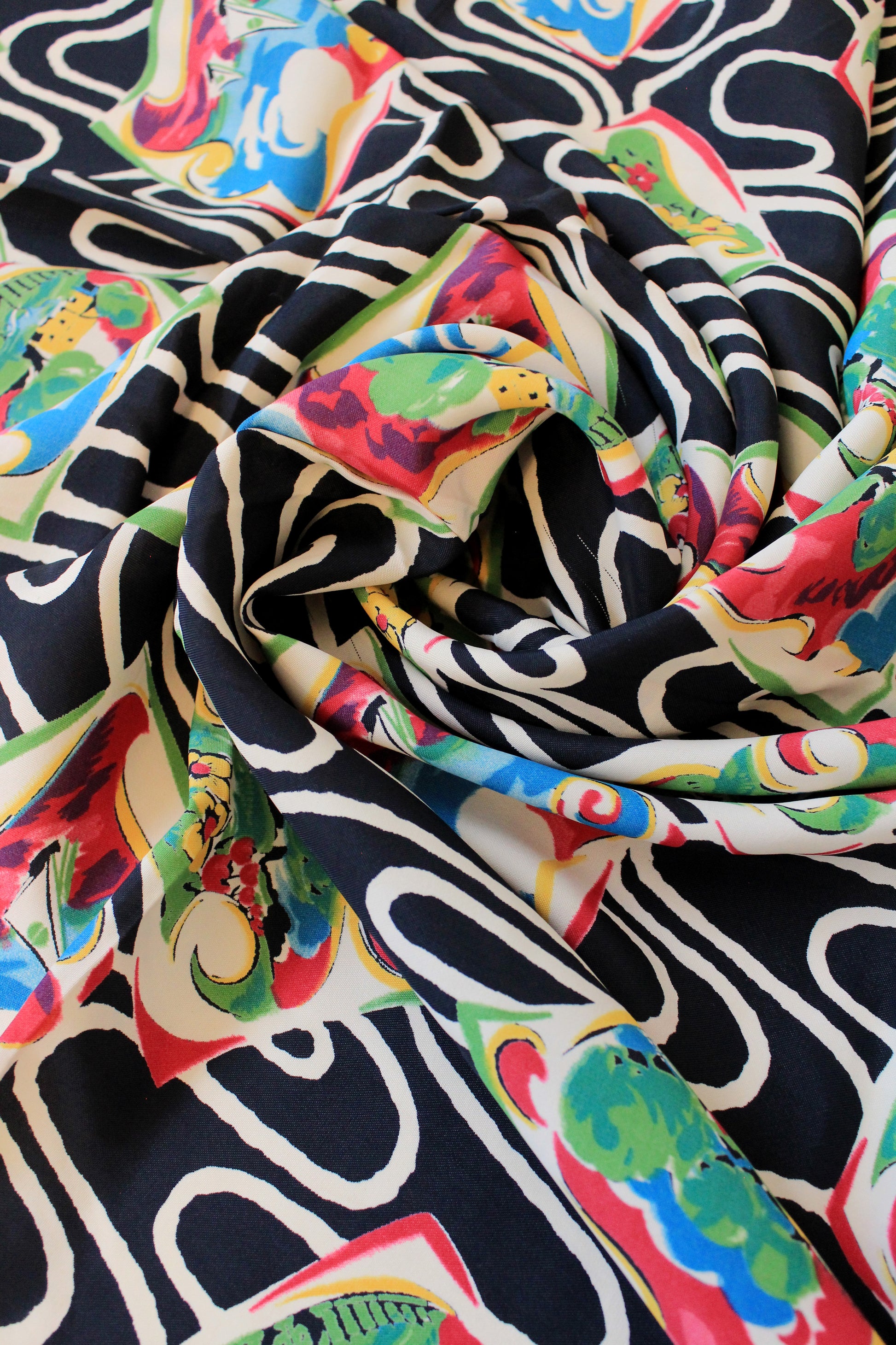 1940s Navy Blue Picture Paintings Multicoloured Rayon Fabric, 2.5 Yards