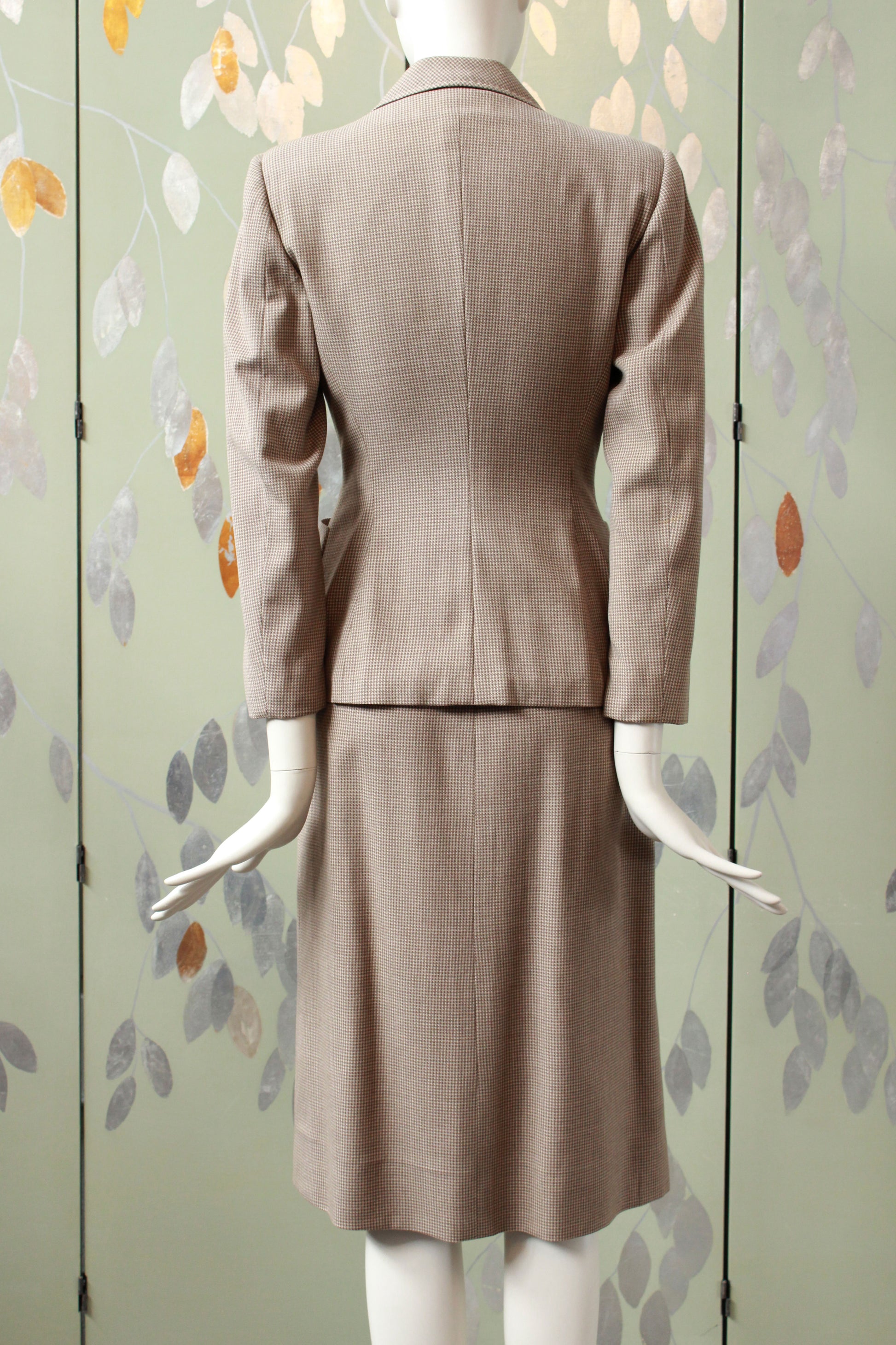 Vintage 1950s Wool Beige Houndstooth Skirt Suit Set, XS