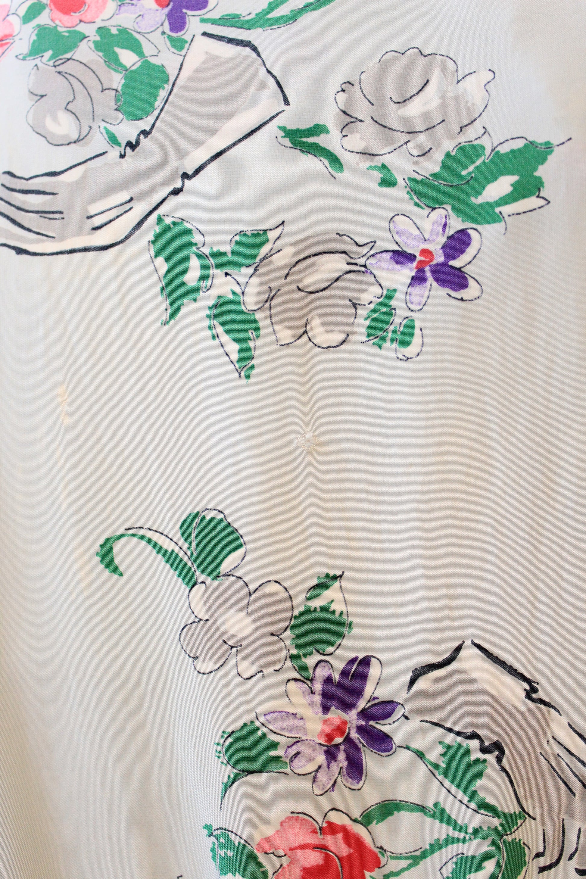 1940s Novelty Glove Floral Print Short Sleeve Grey Robe With Pink Ruffles, Small