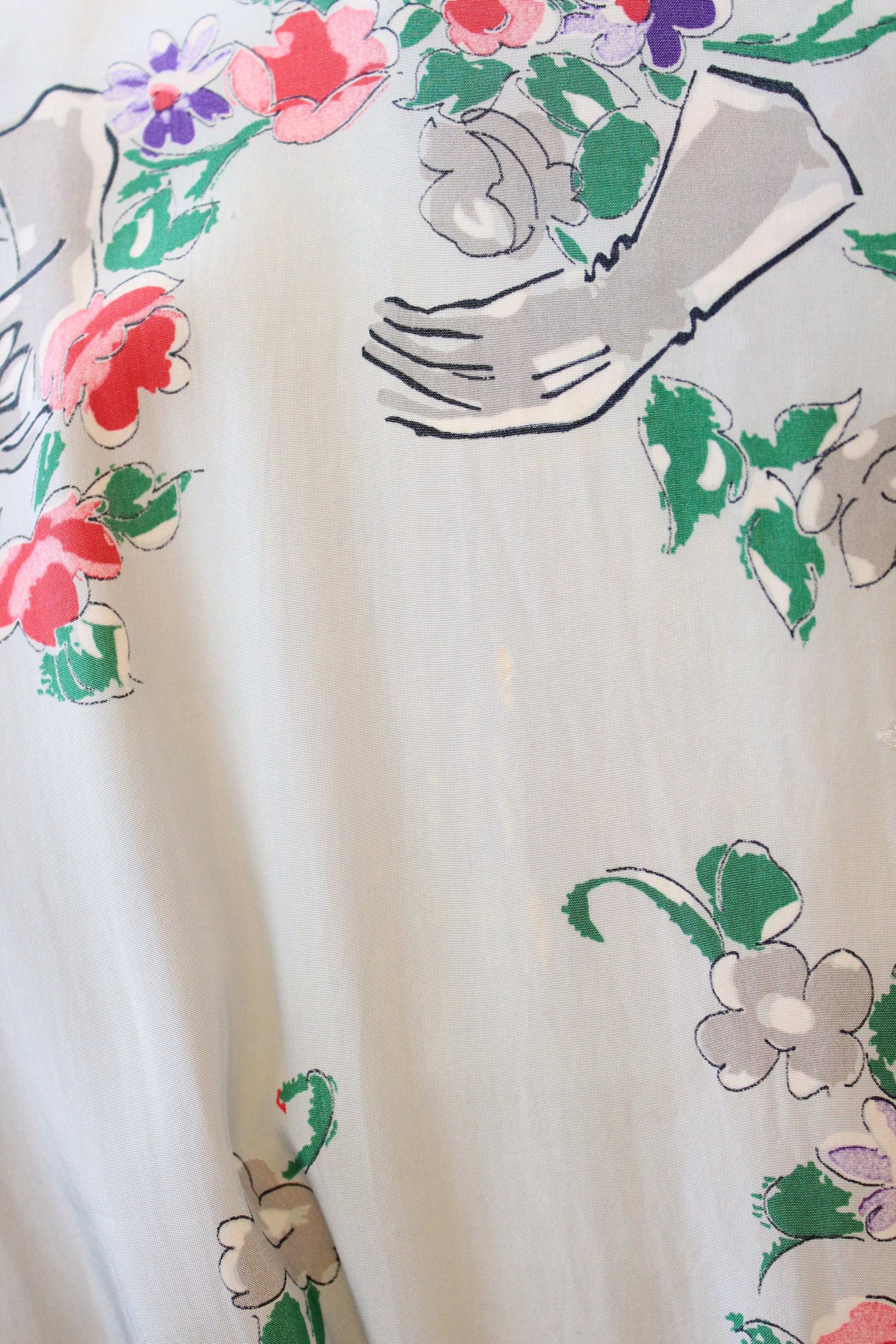 1940s Novelty Glove Floral Print Short Sleeve Grey Robe With Pink Ruffles, Small