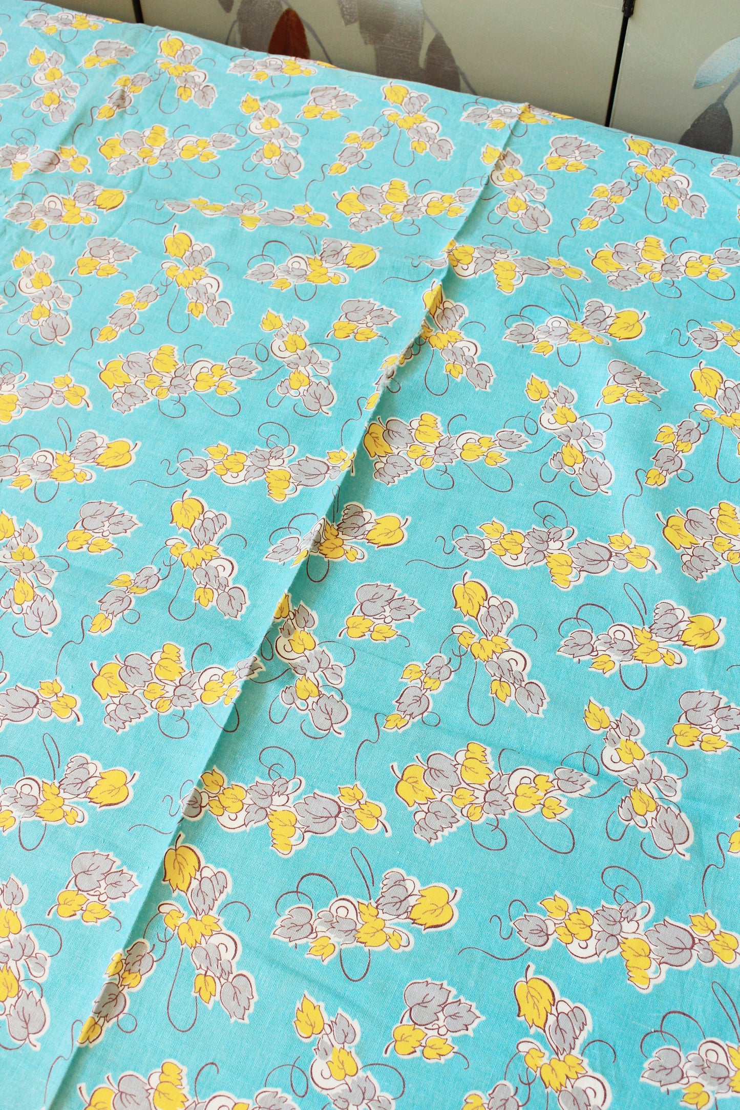 1940s Teal, Yellow And Grey Floral Feedsack, Summer Sewing/Quilting Fabric