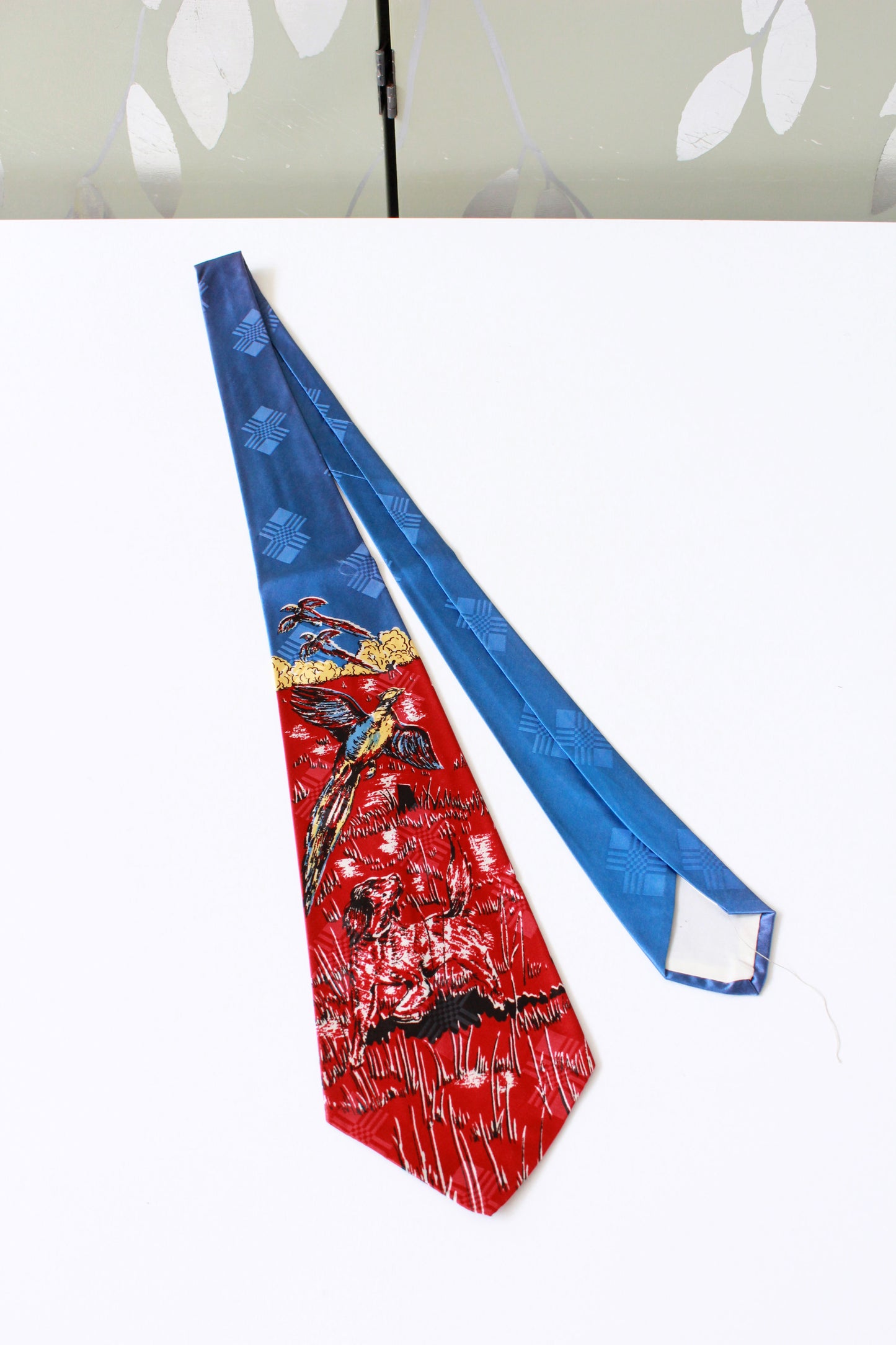 Vintage 1940s Rayon Tie With Bird And Dog Design