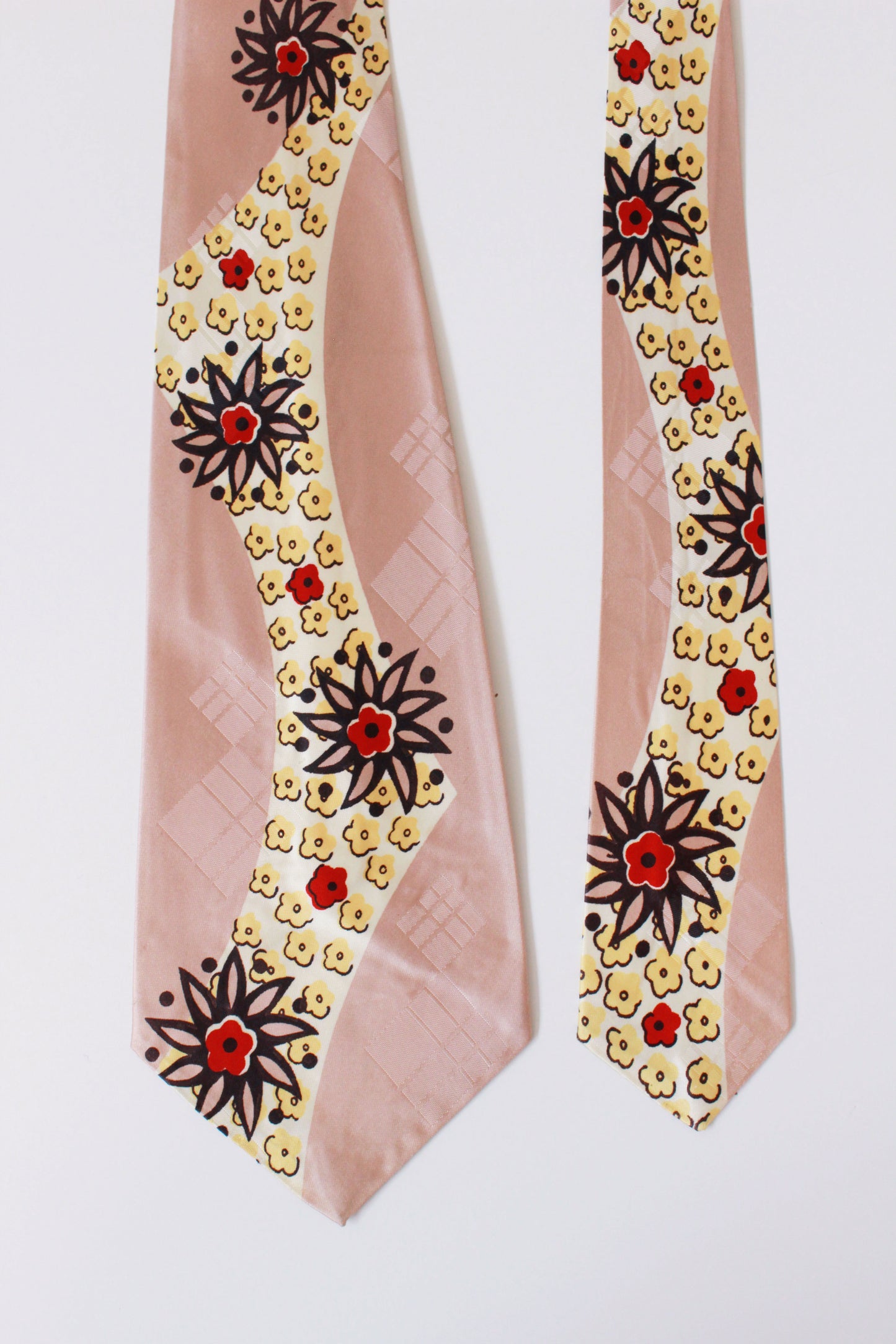 Vintage 1940s Pale Rose Flower Rayon Tie, Mid Century Spring Tie