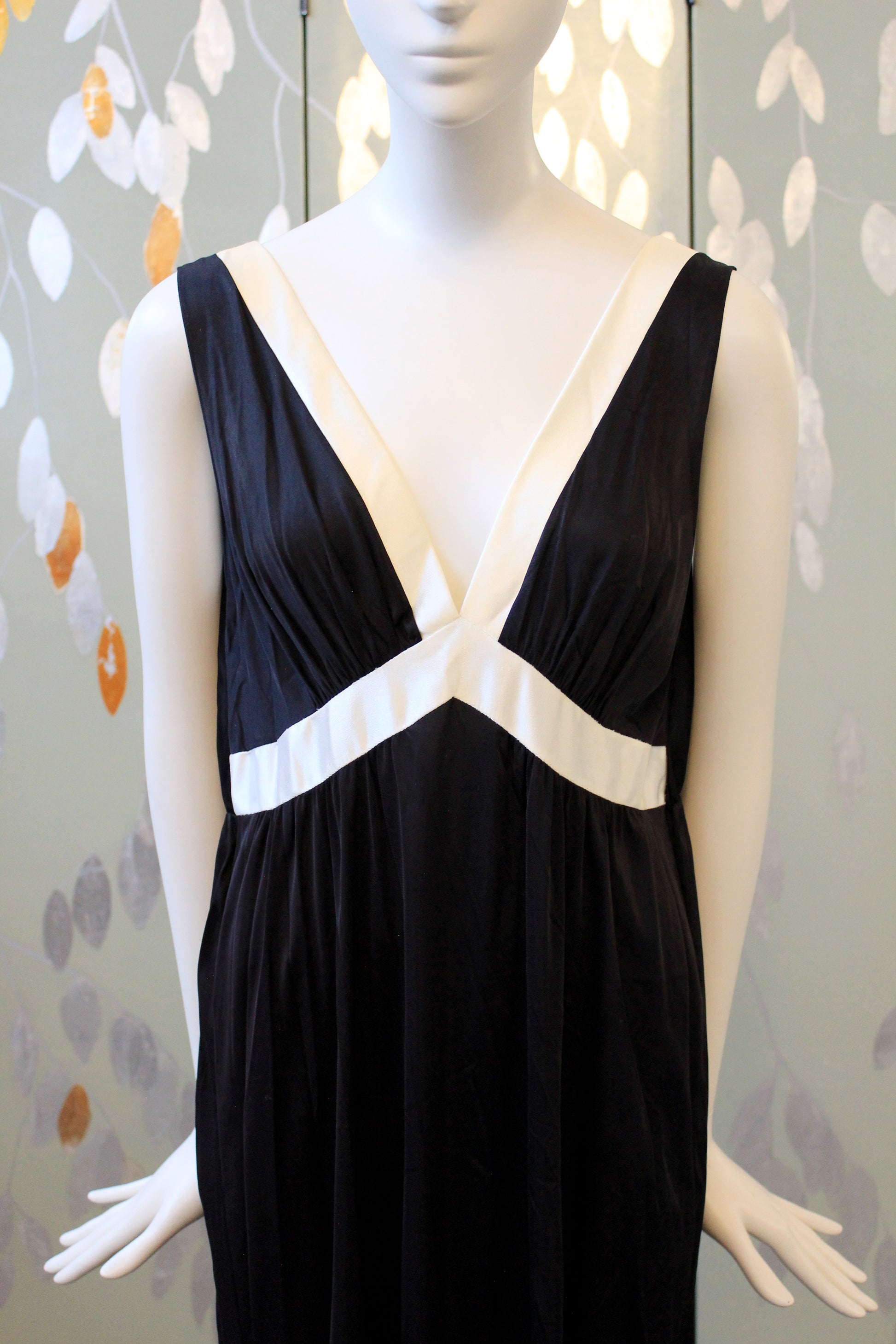1970s Black And White Deep V Nightgown And Robe Set, Medium