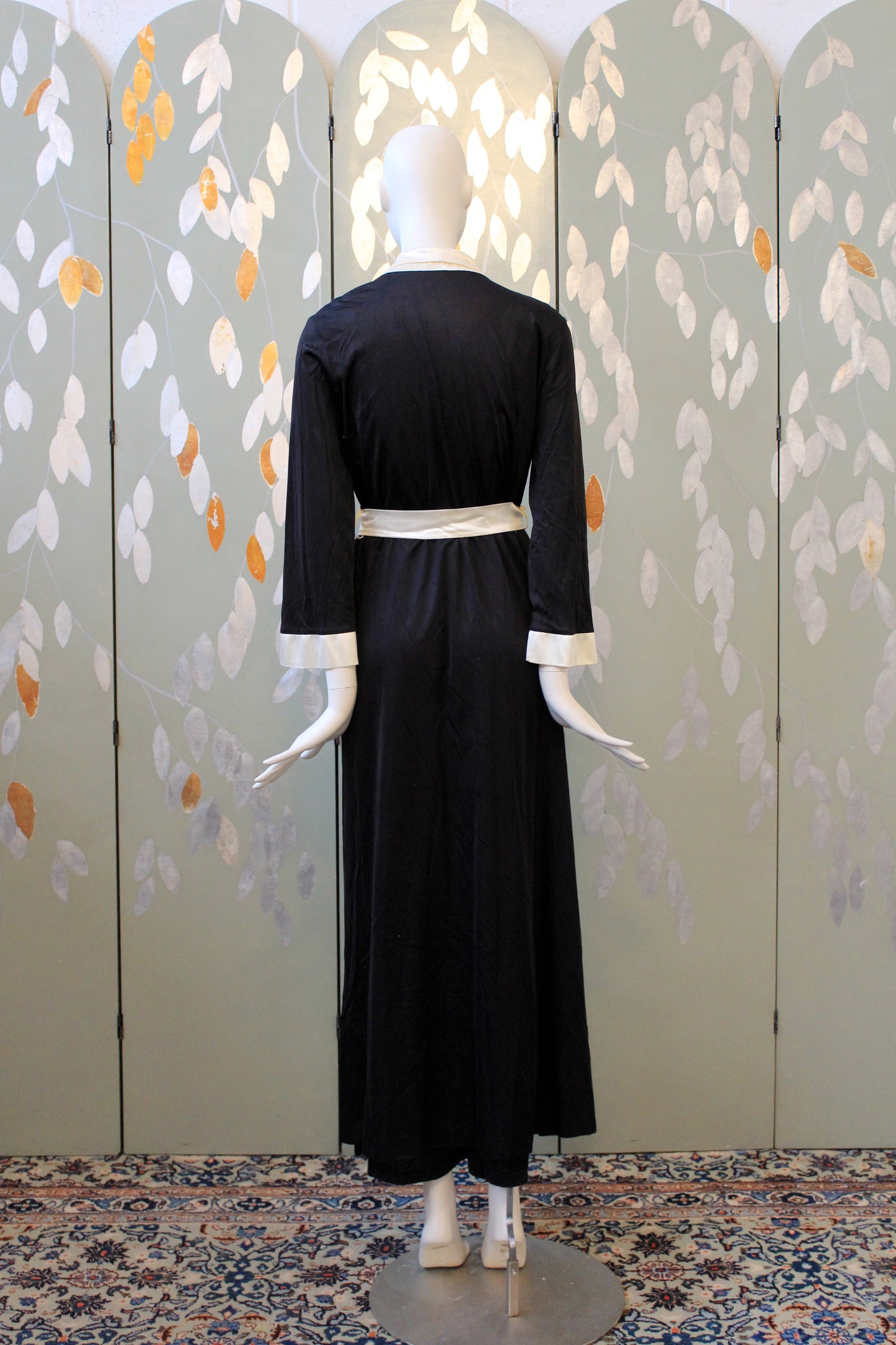 1970s Black And White Deep V Nightgown And Robe Set, Medium