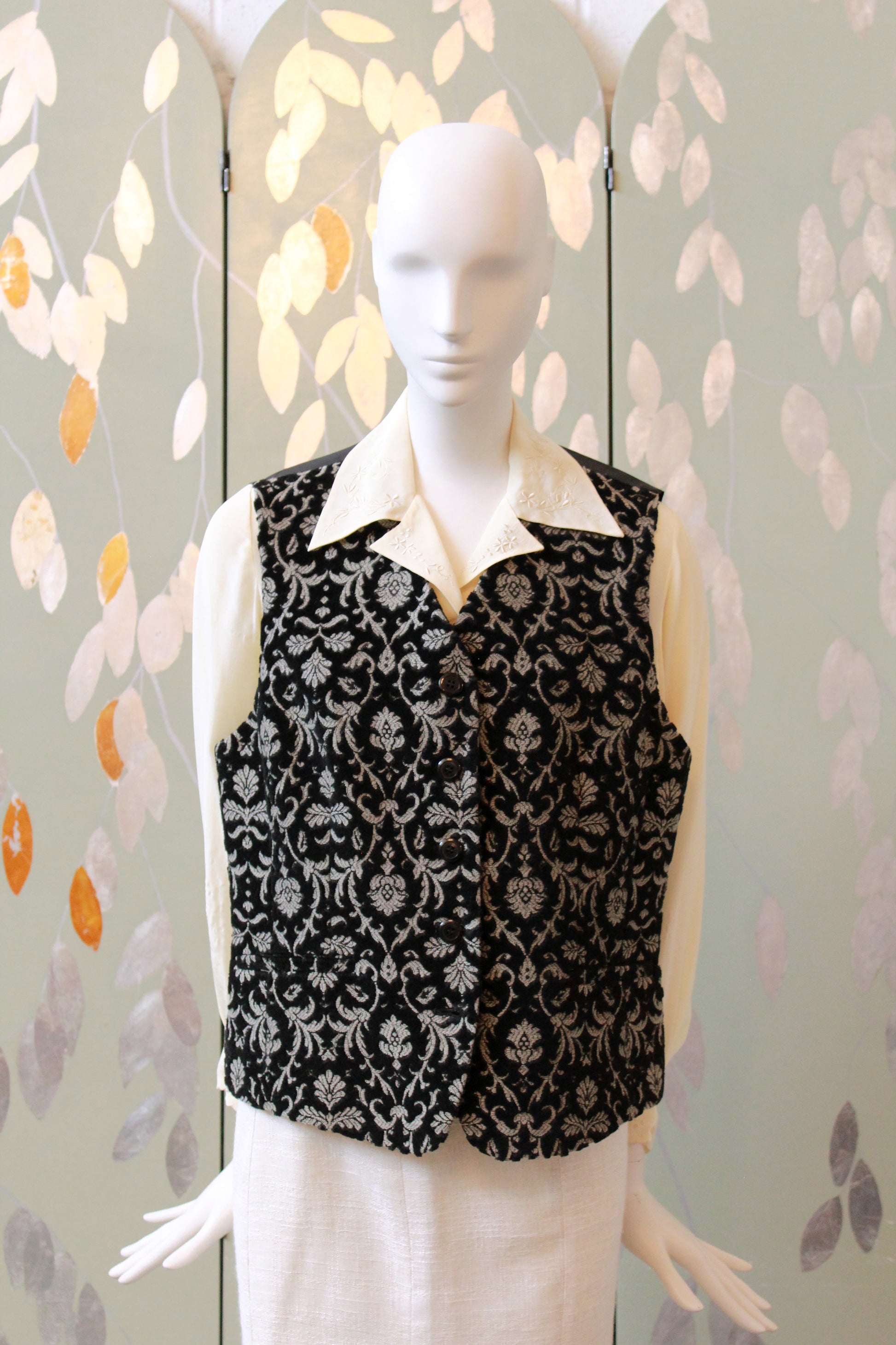 2000s Jones New York Black Vest With Damask Print 