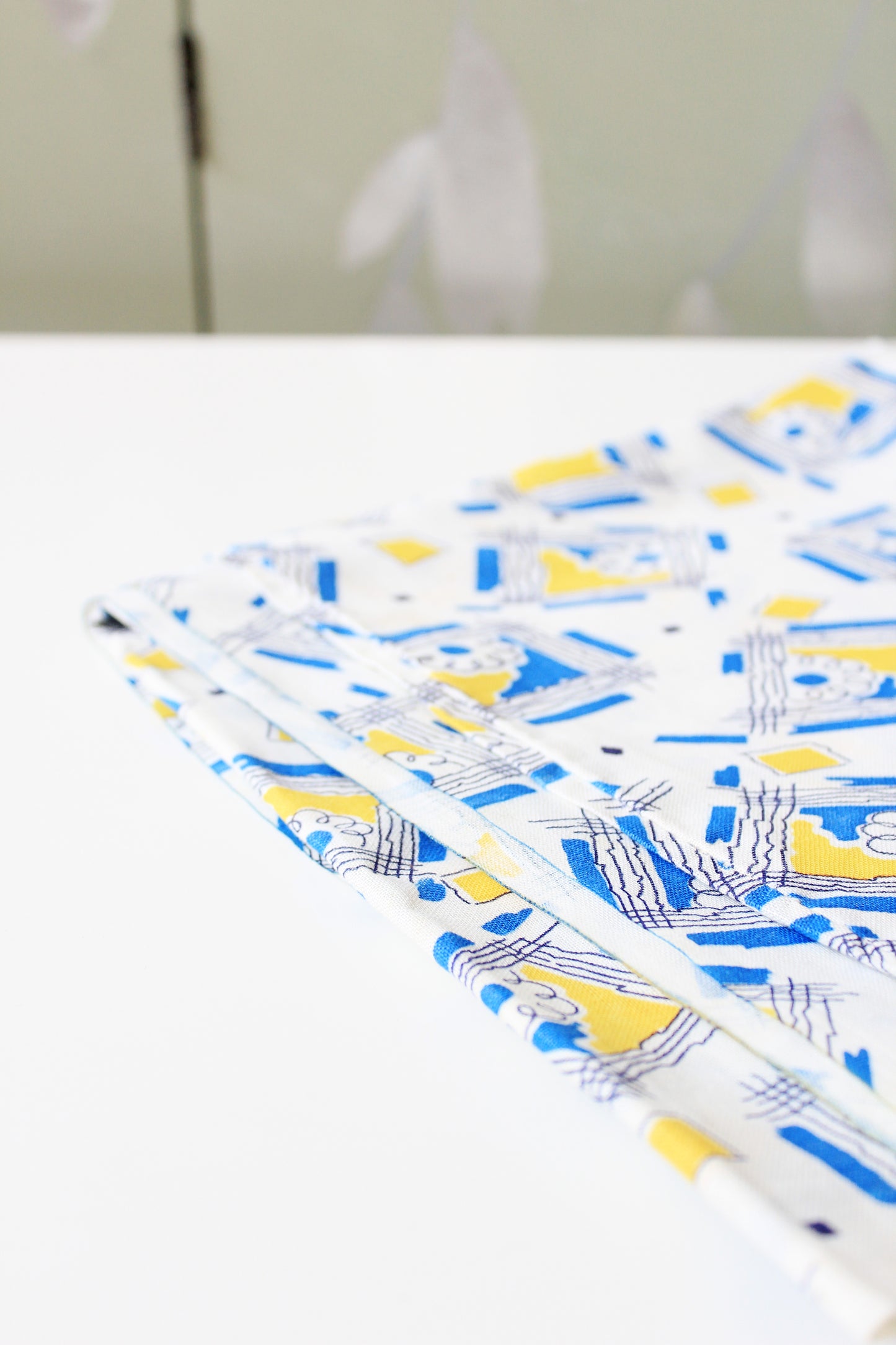 1940s Blue And Yellow Flower In The Window Feedsack, Vintage Summer Sewing/Quilting Fabric