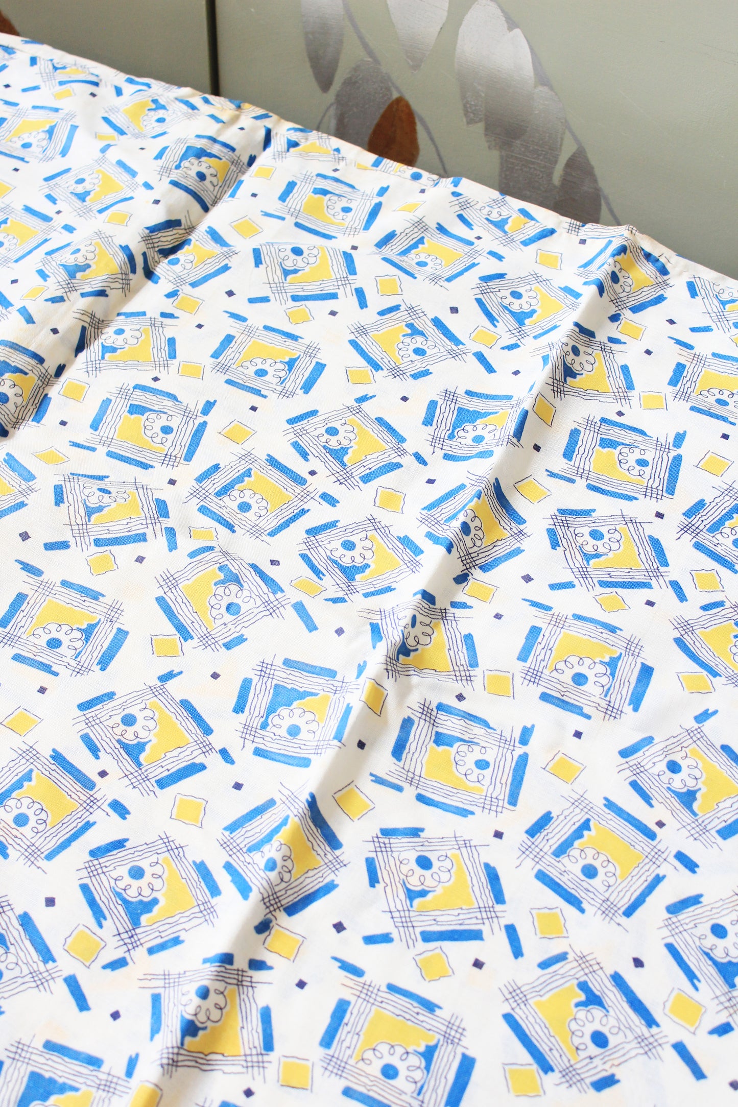1940s Blue And Yellow Flower In The Window Feedsack, Vintage Summer Sewing/Quilting Fabric