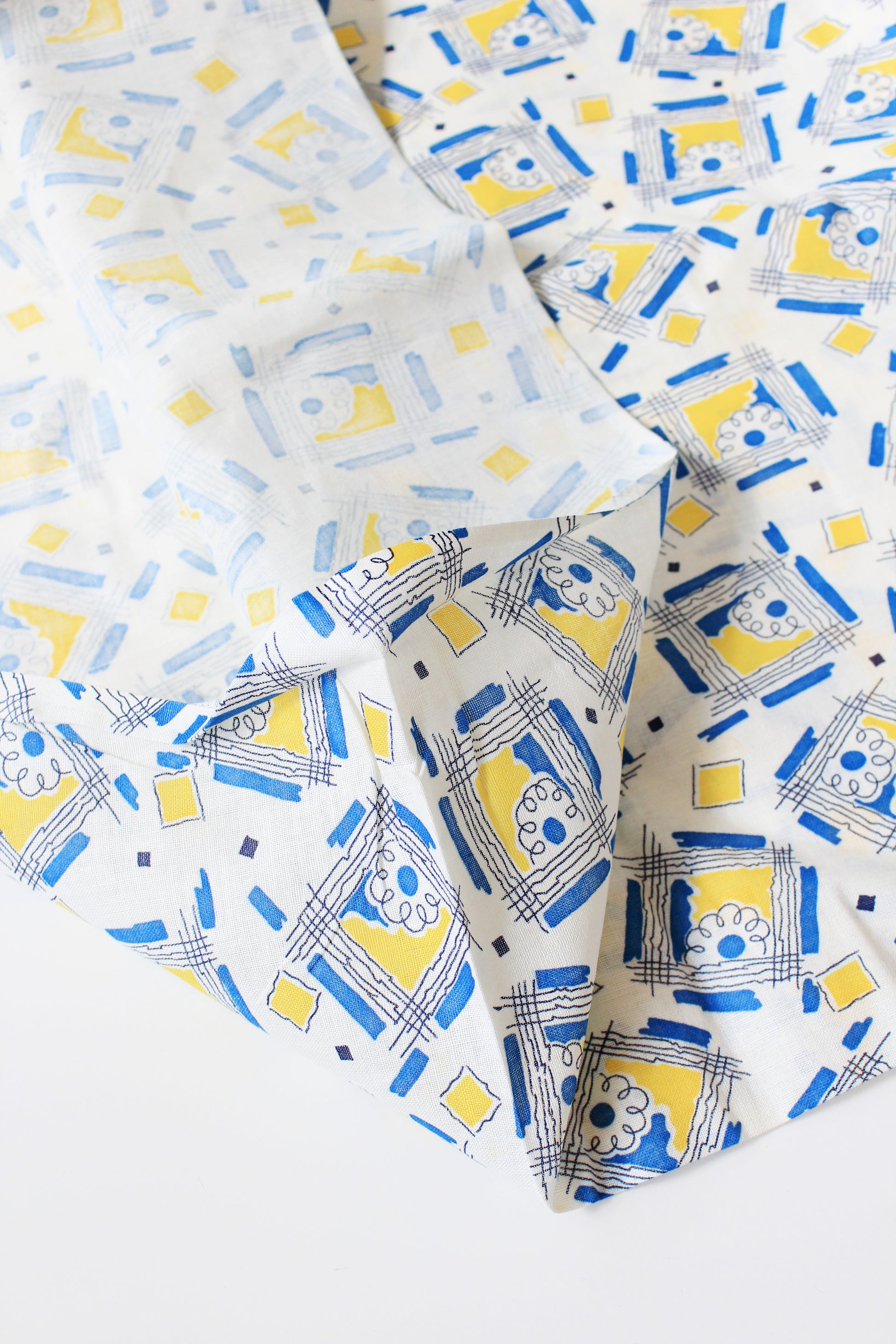 1940s Blue And Yellow Flower In The Window Feedsack, Vintage Summer Sewing/Quilting Fabric