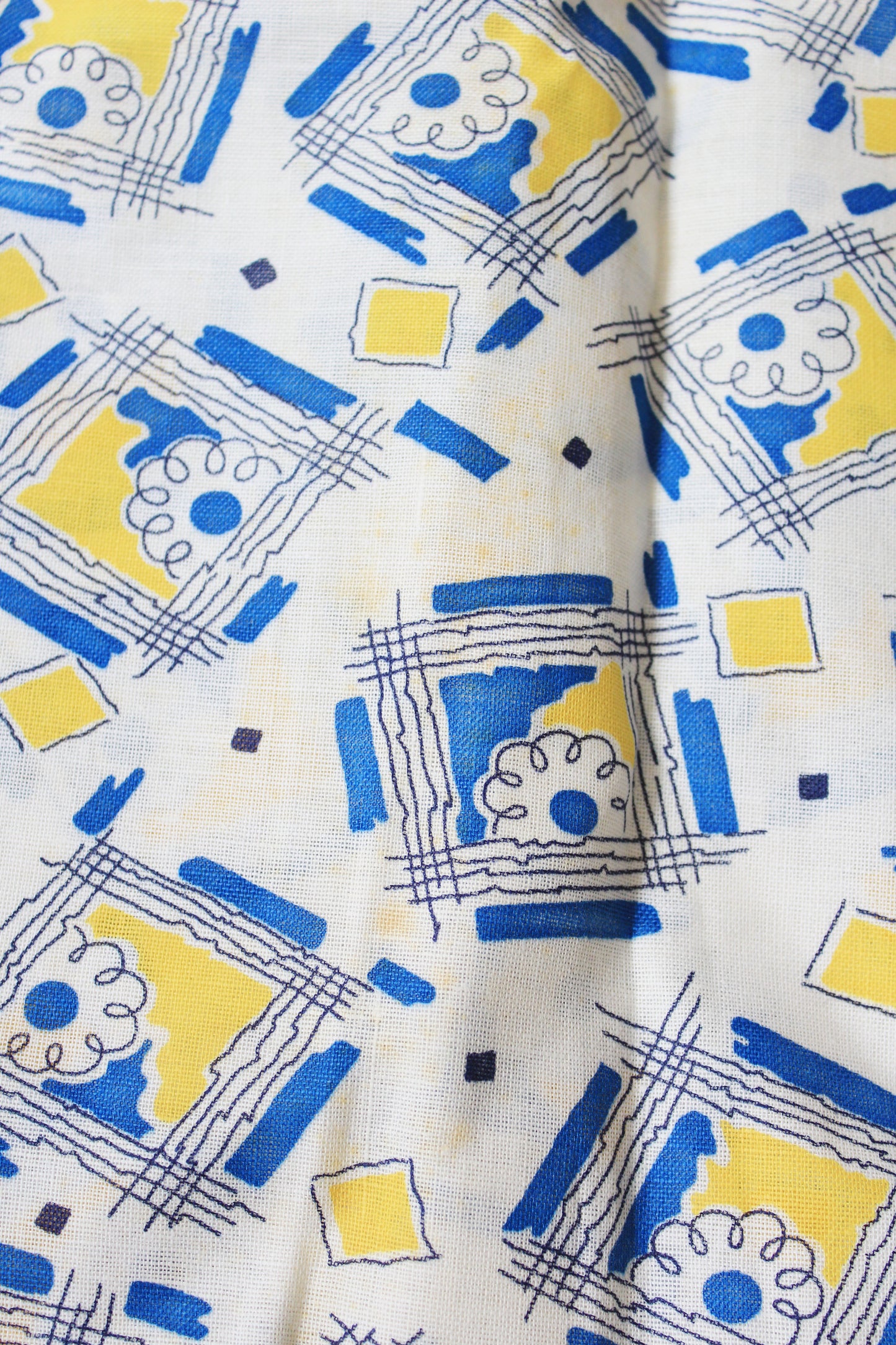 1940s Blue And Yellow Flower In The Window Feedsack, Vintage Summer Sewing/Quilting Fabric