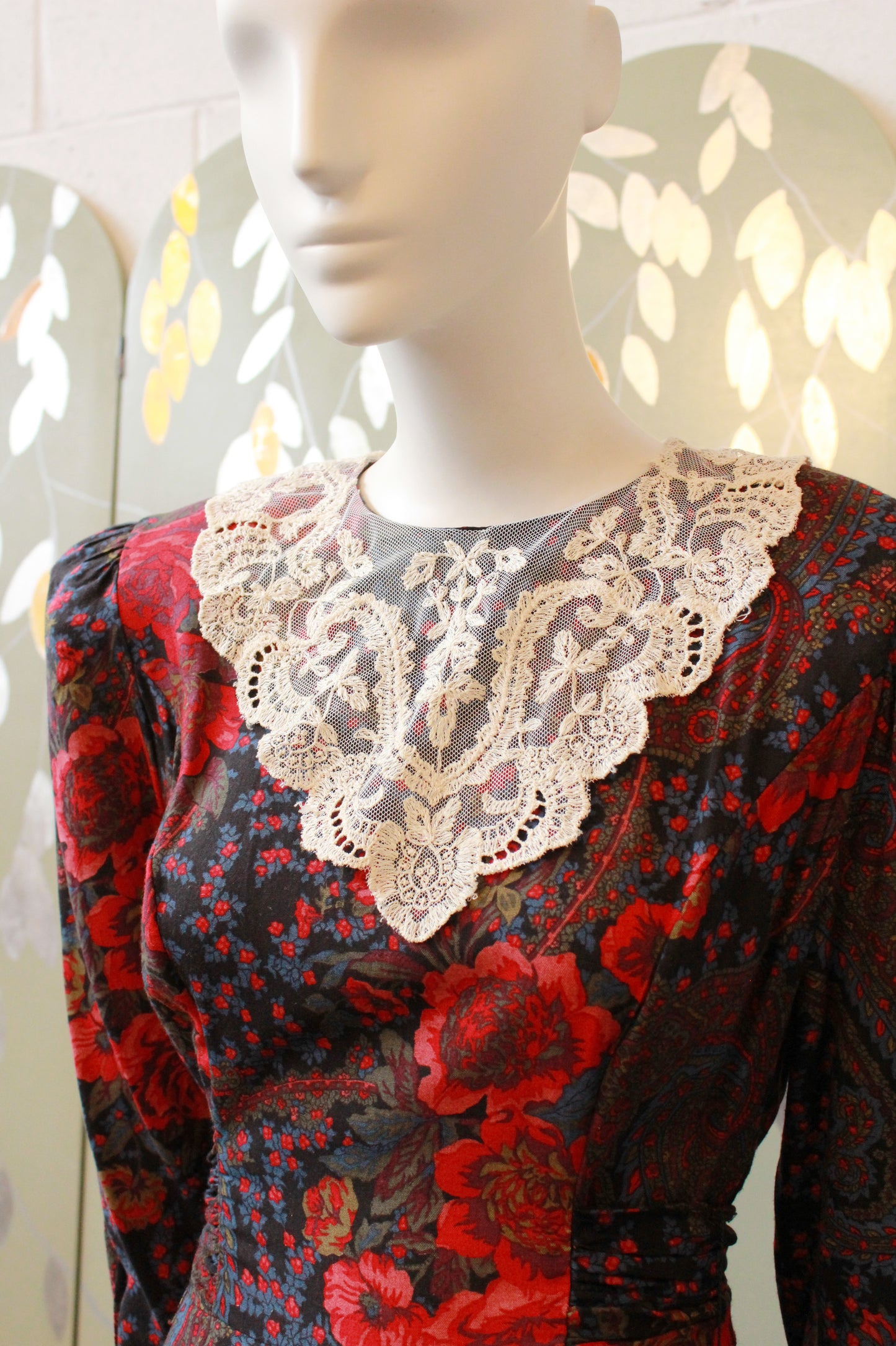 Vintage 1980s Dark Romance Floral Dress With Lace Collar, M-L