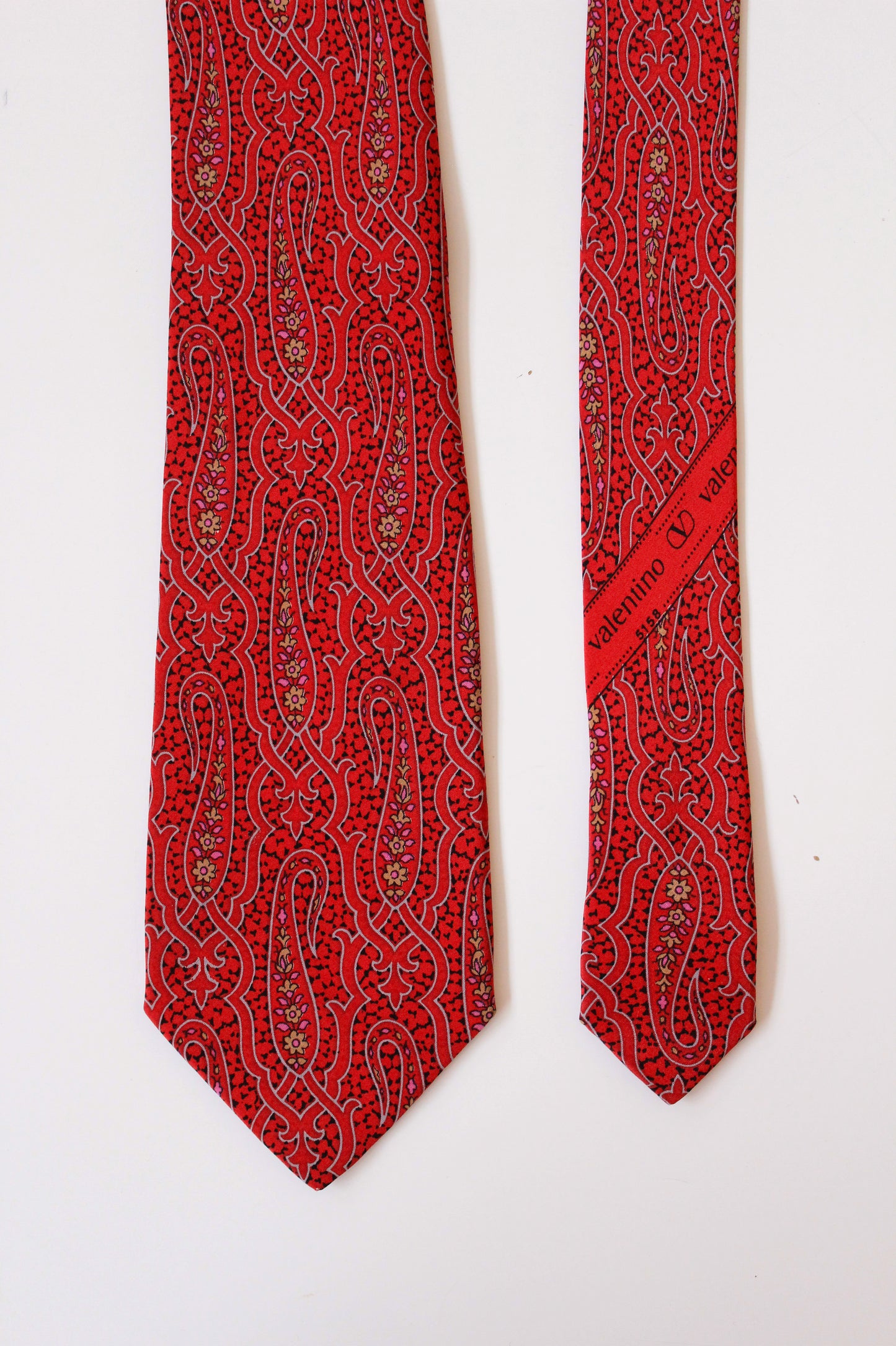 1990s Valentino Red Paisley Designer Silk Tie