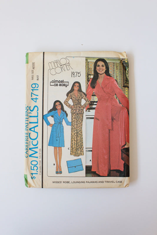 1970s Robe, Lounging Pyjamas And Travel Case McCall's 4719 Sewing Pattern, Uncut, 6-8 Petite