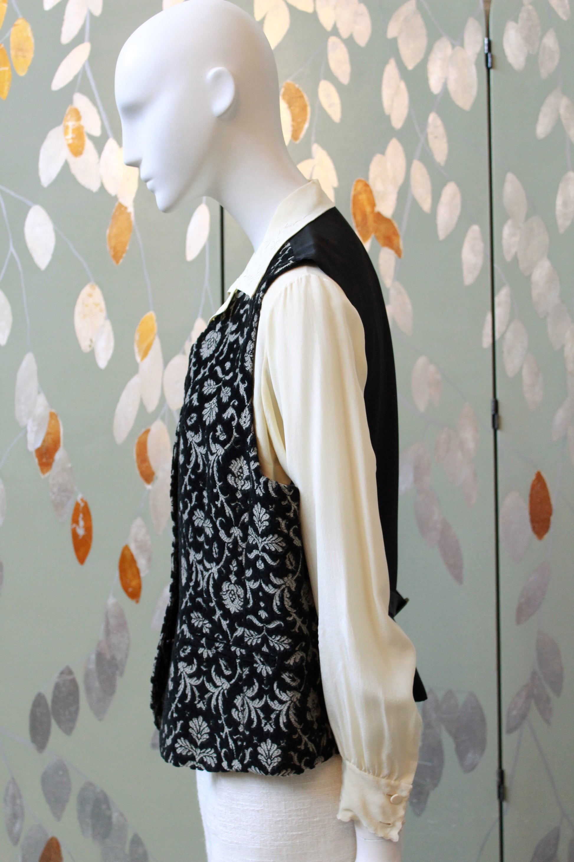 2000s Jones New York Black Vest With Damask Print 