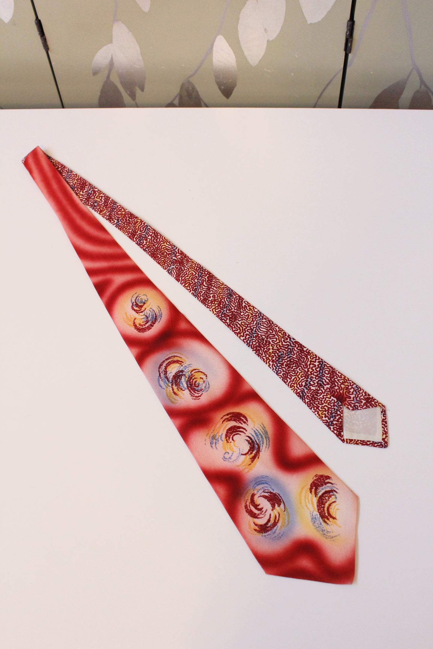 Vintage 1940s Maroon And Yellow Circle Swirl Hand Painted Tie