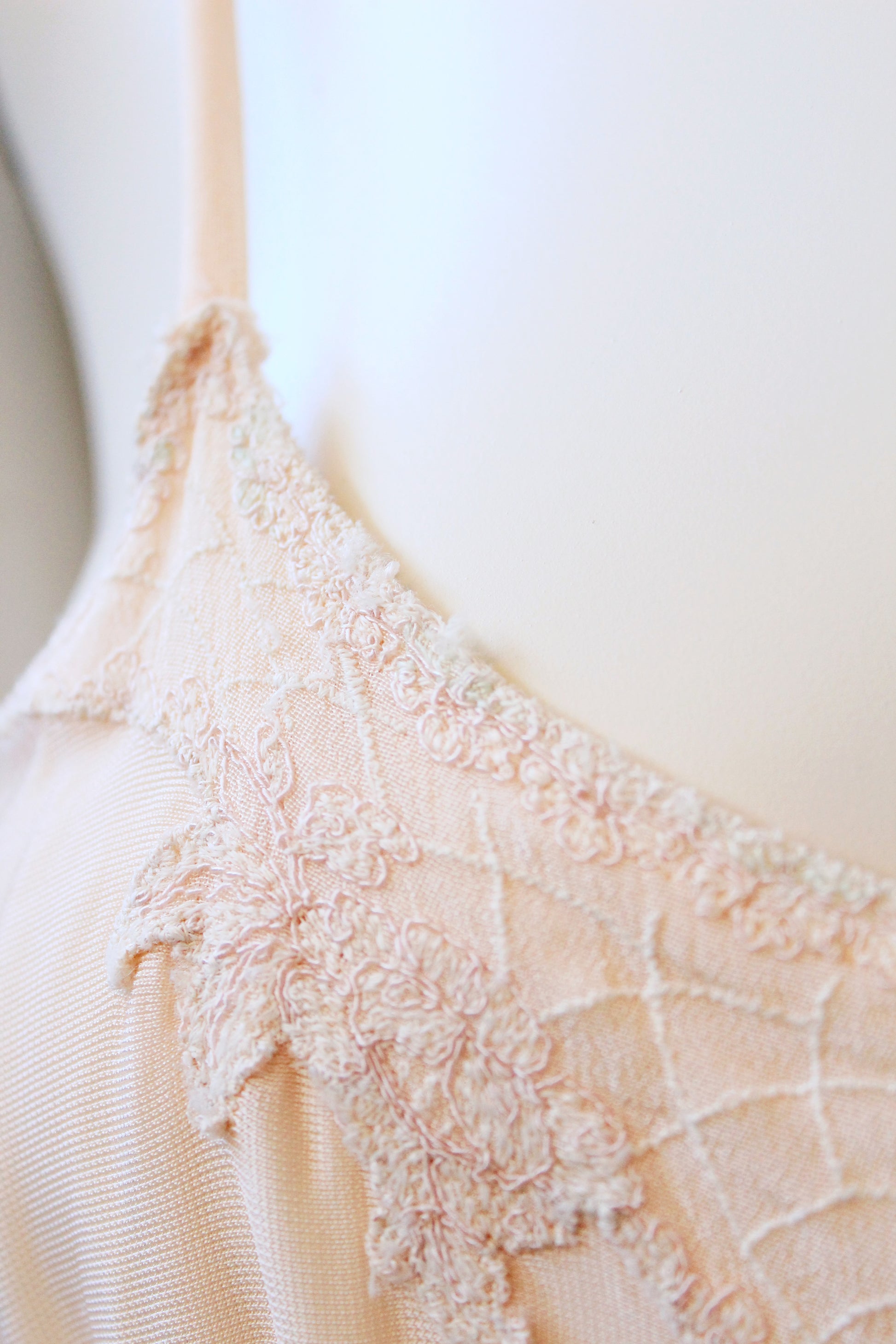 1960s Light Peach Embroidered Mini Slip, XS