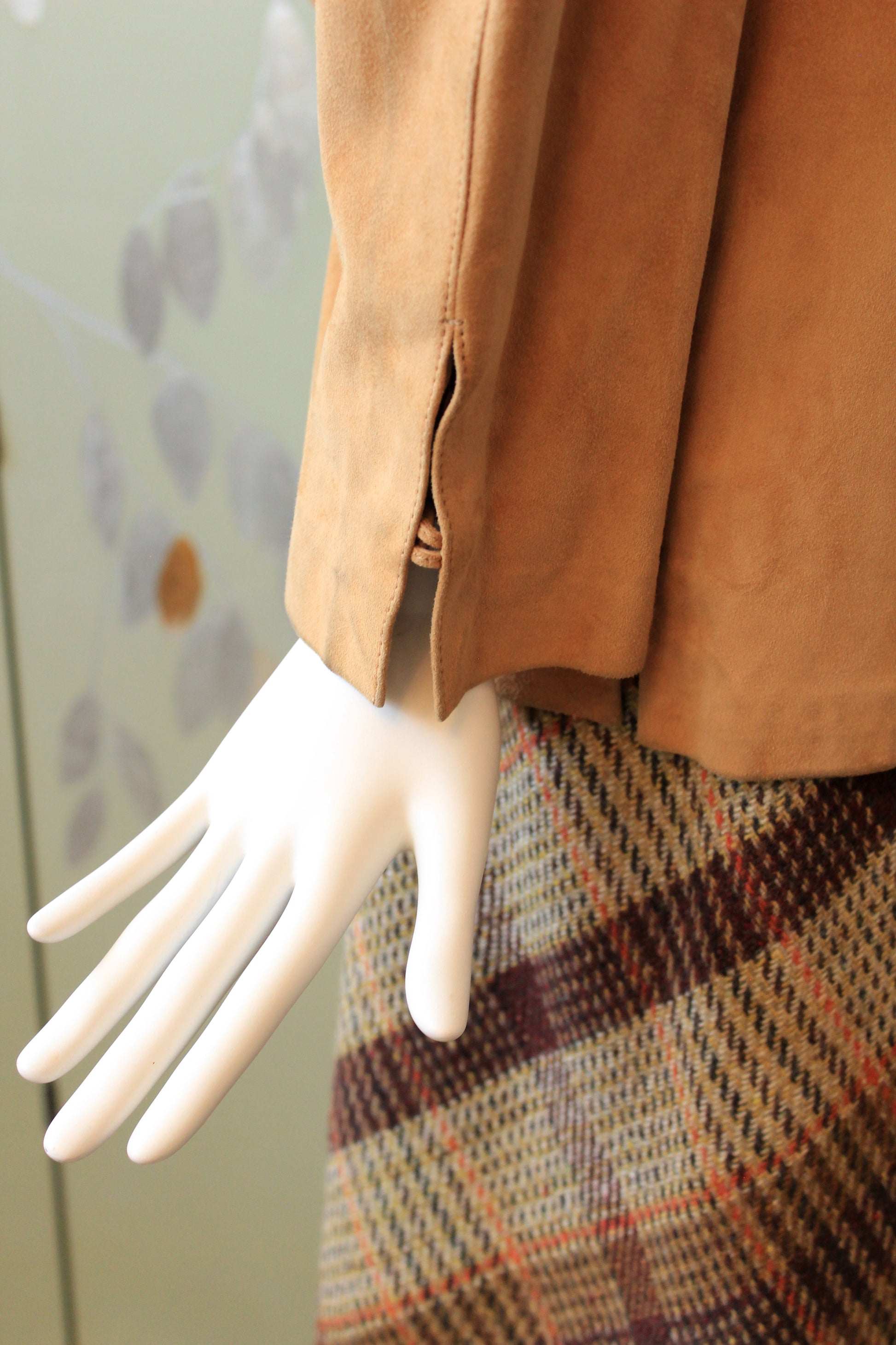 1980s Tan Suede Jacket With pleated Shoulders And Tie Belt, Medium