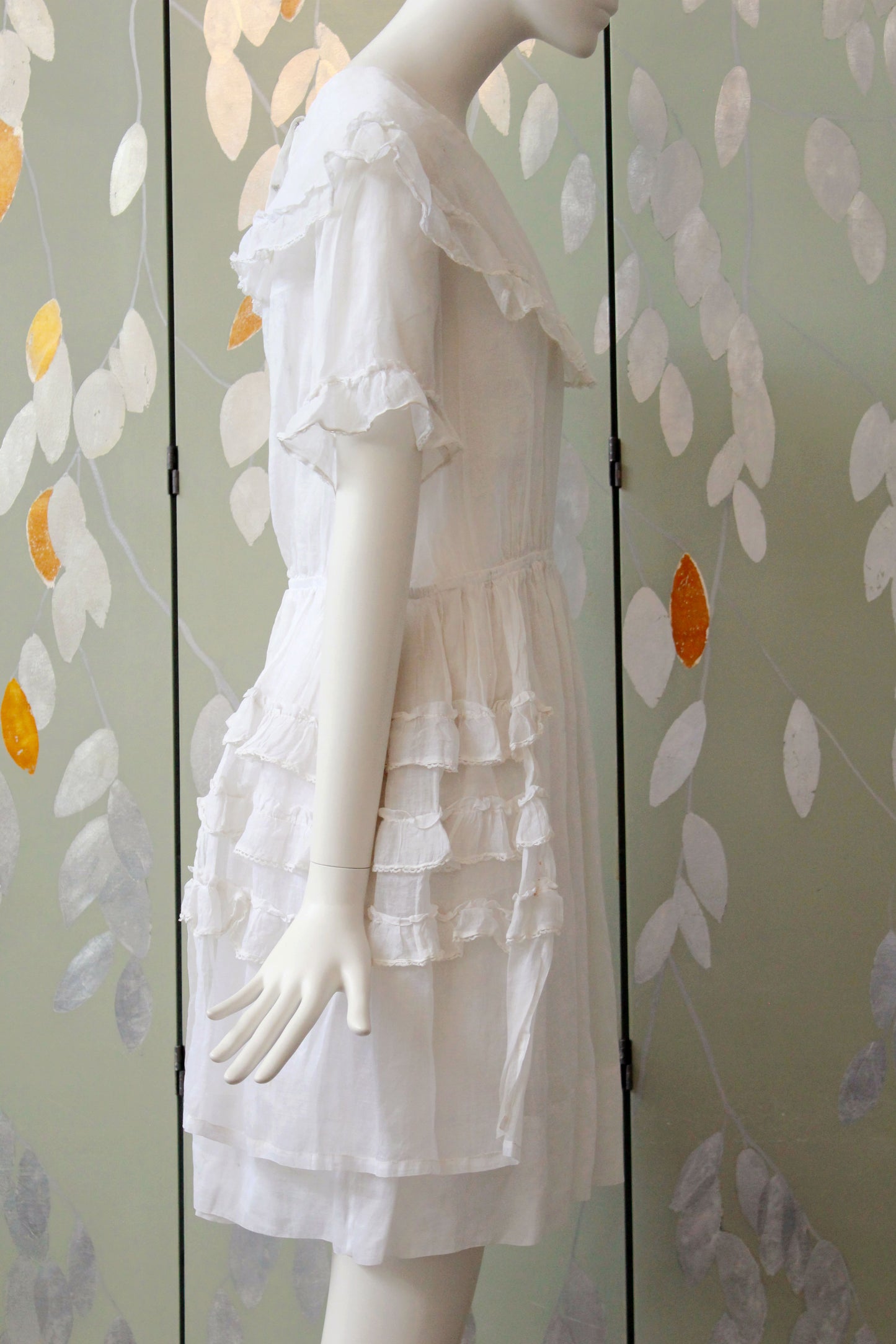 Mid 1920s White Ruffle Collar Day Dress, Size S, White Summer Dress, Antique Day Dress