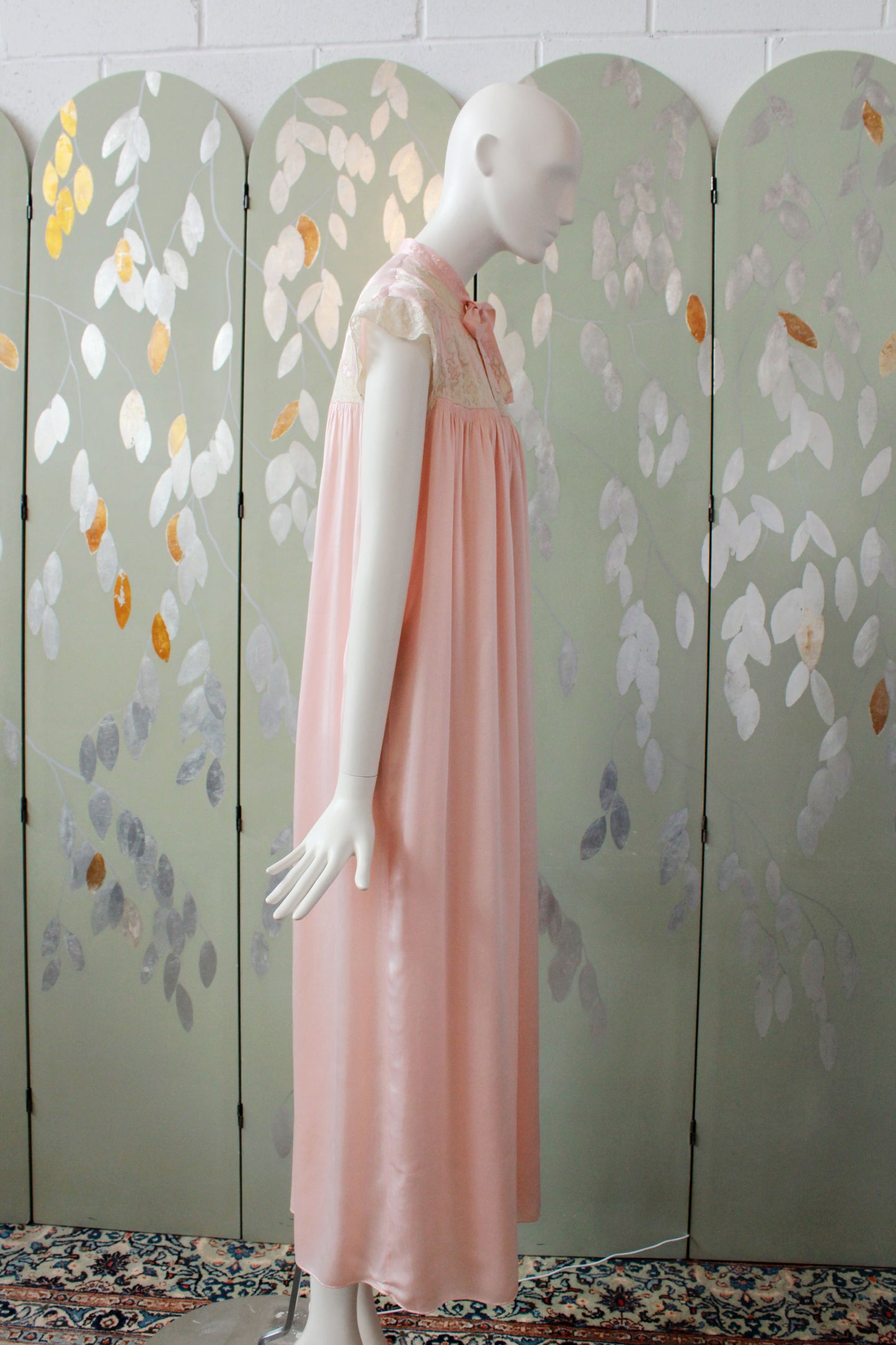 1930s Pink Silk Robe With Lace Yolk