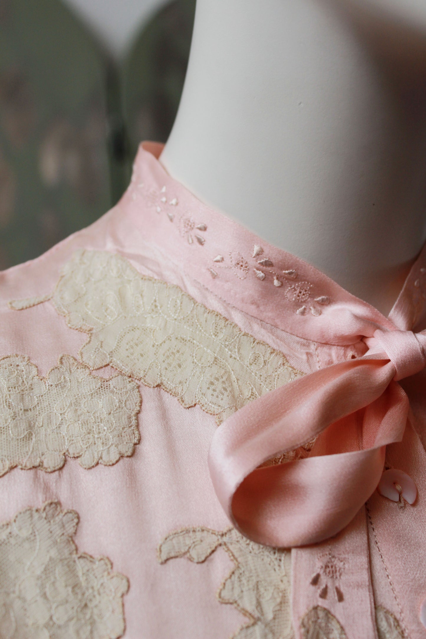 1930s Pink Silk Robe With Lace Yolk