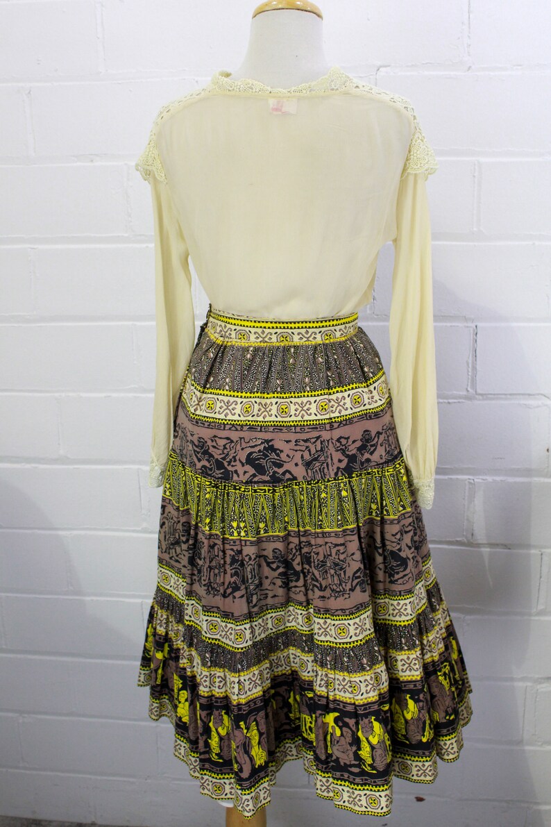 1950s brown and yellow novelty print cotton skirt, full silhouette high waisted with metal zipper