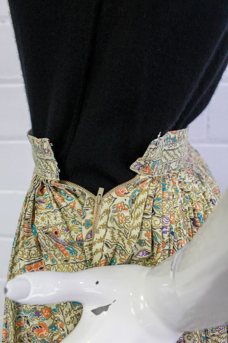 1950s Middle Eastern print cotton novelty skirt, gathered full silhouette with high waistband