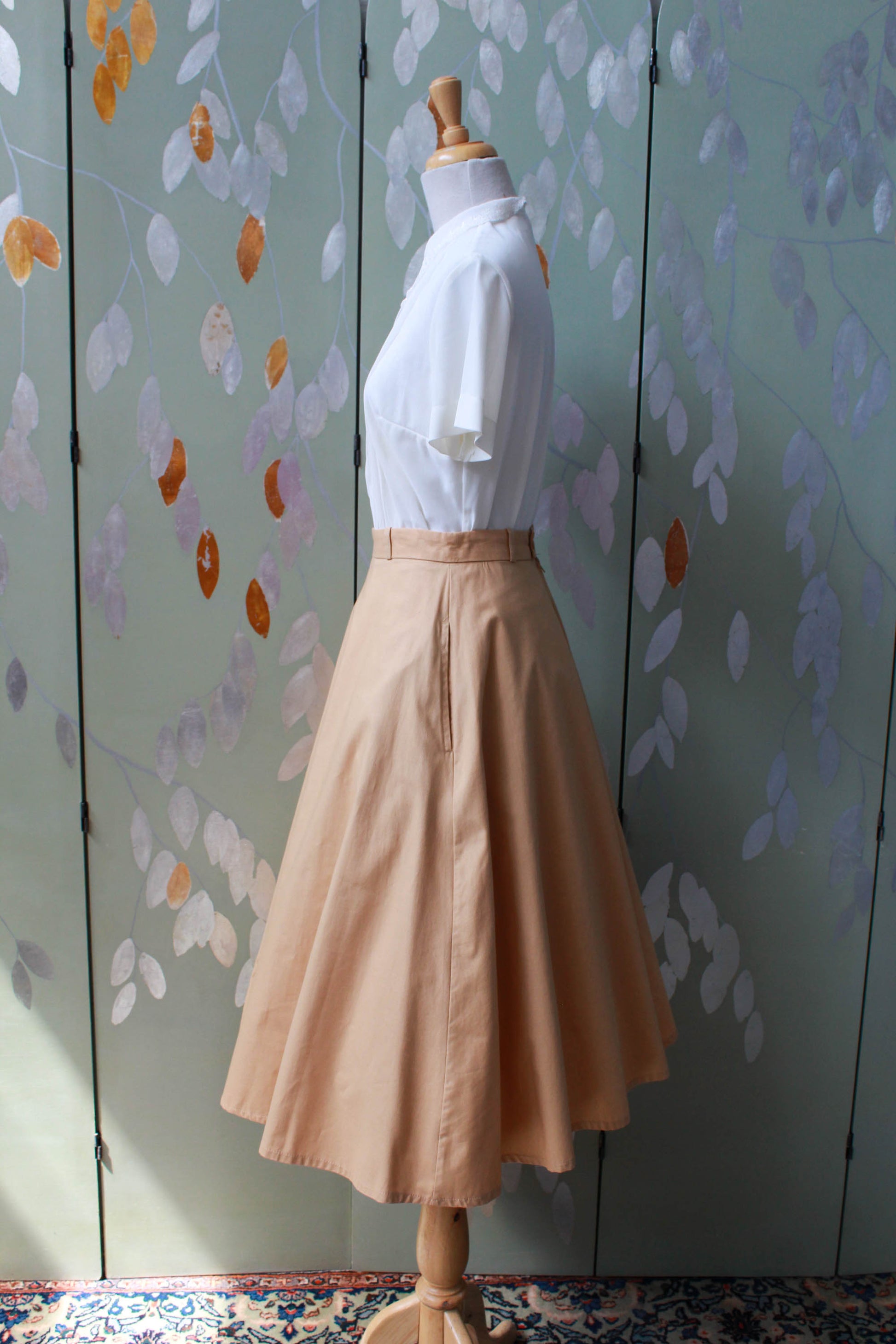 1970s 50s style circle skirt with parrot applique, high waisted, cotton resort skirt Made in France by Catherine I for Philippe Salvet St Tropez Nice vintage novelty skirt with pockets