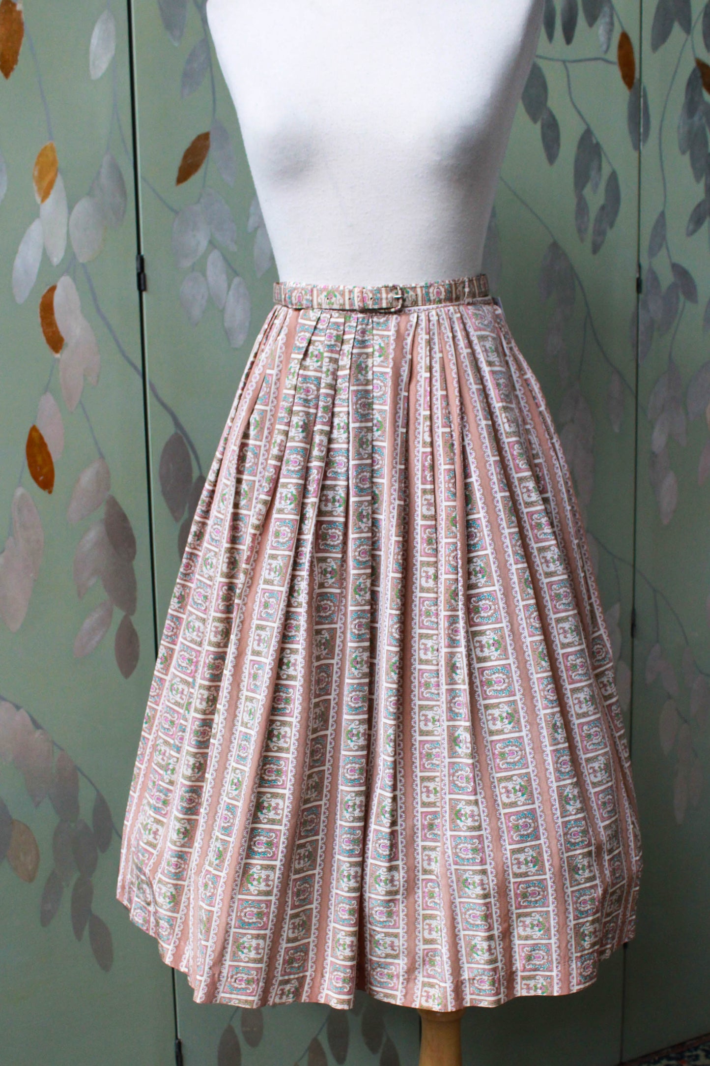 1950s Floral Print Skirt with Matching Belt, Waist 24"
