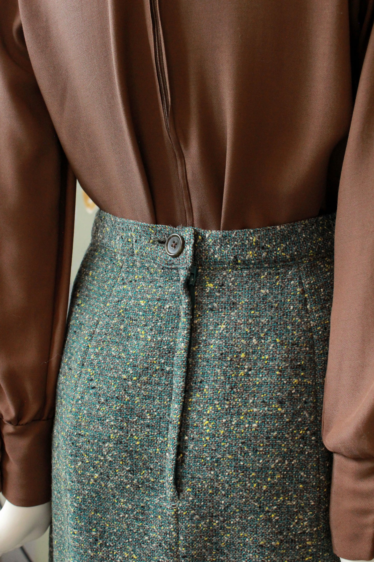 Vintage 1960s Green Tweed Skirt, Waist 25